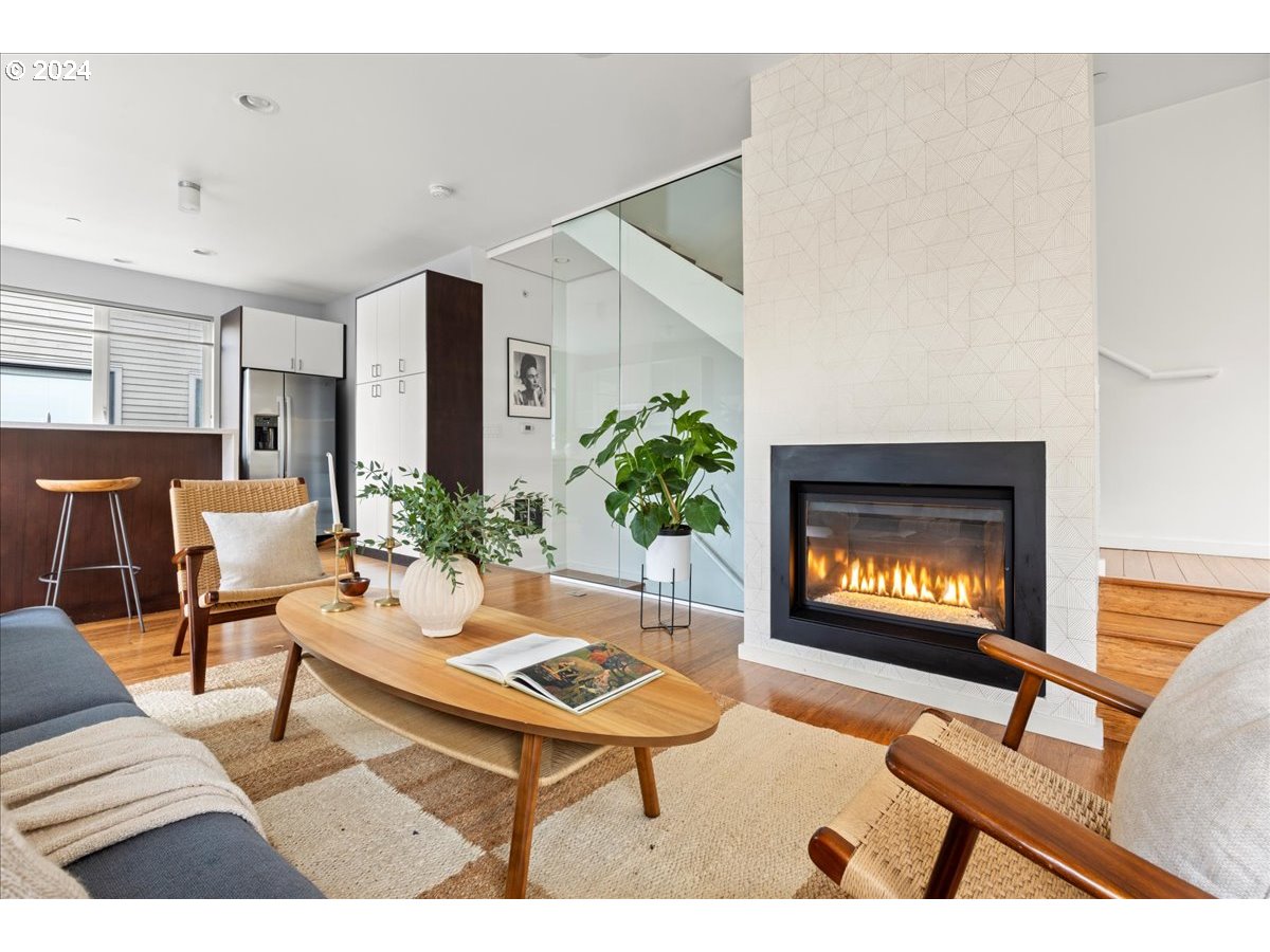 2052 NE 11TH AVE