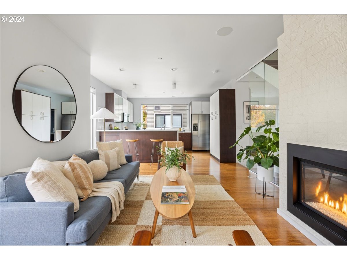2052 NE 11TH AVE