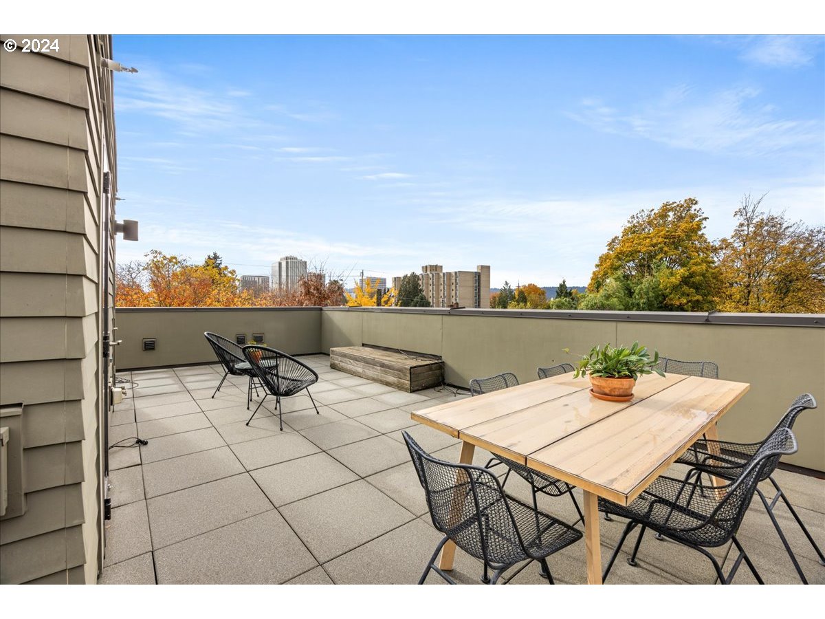 2052 NE 11TH AVE
