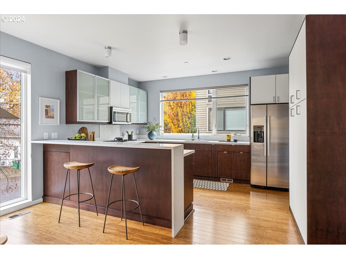 2052 NE 11TH AVE