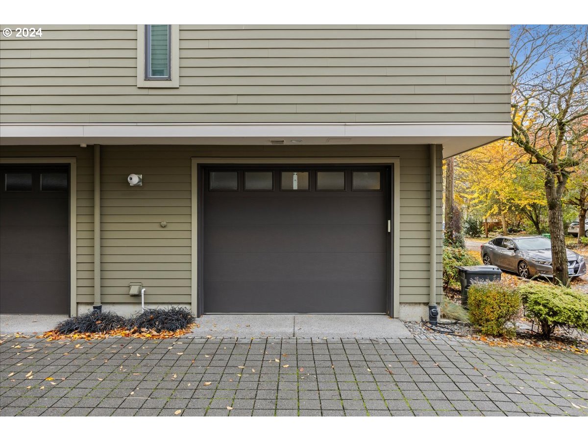 2052 NE 11TH AVE