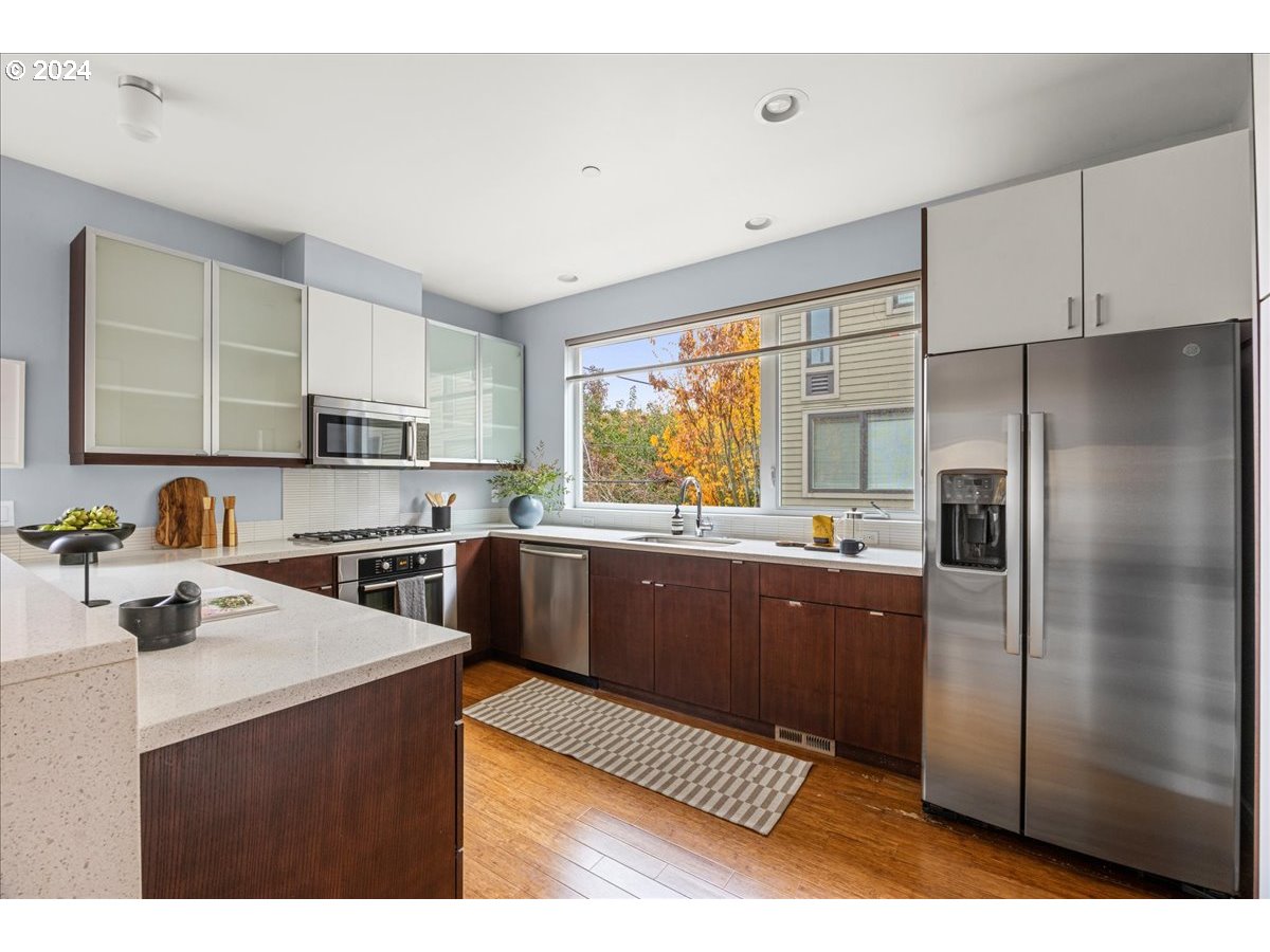 2052 NE 11TH AVE