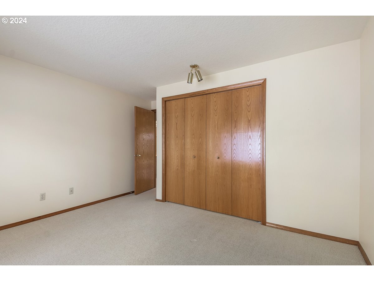 15209 NE SUMMERPLACE DR