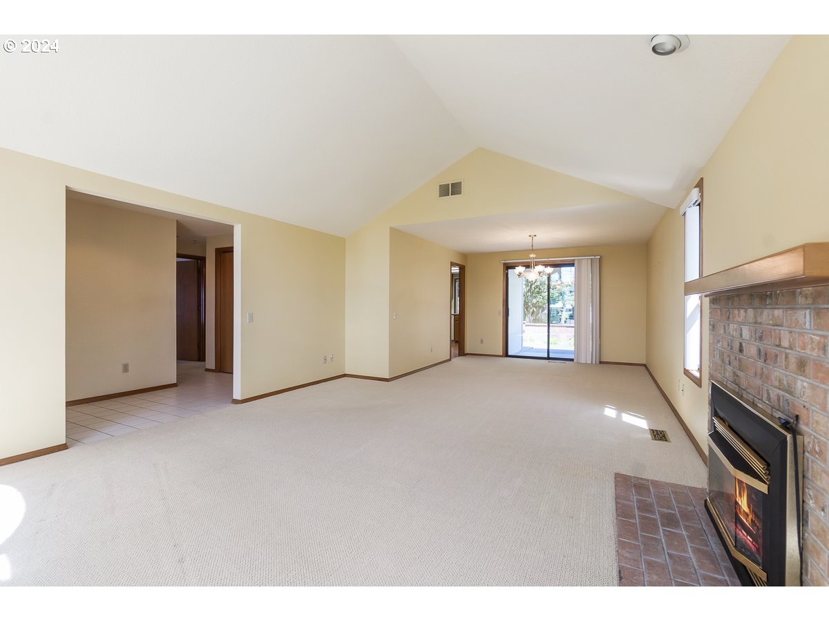 15209 NE SUMMERPLACE DR