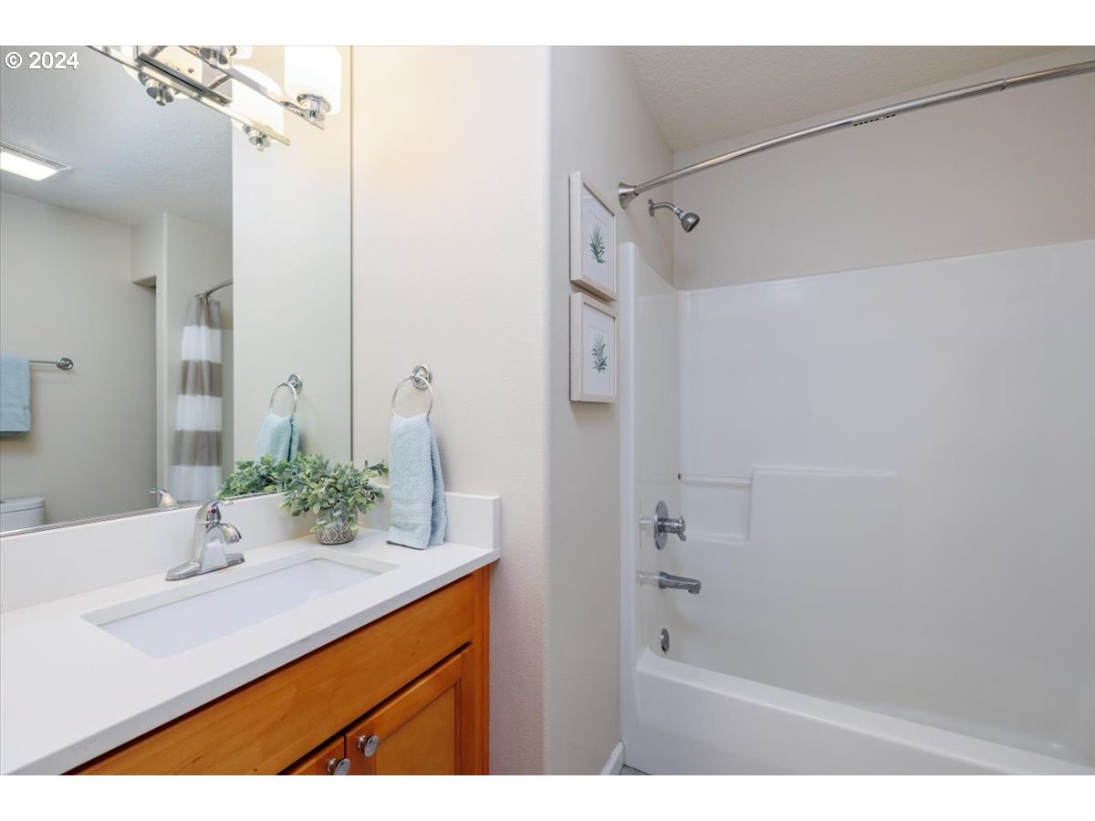 20124 SW GEORGENE CT