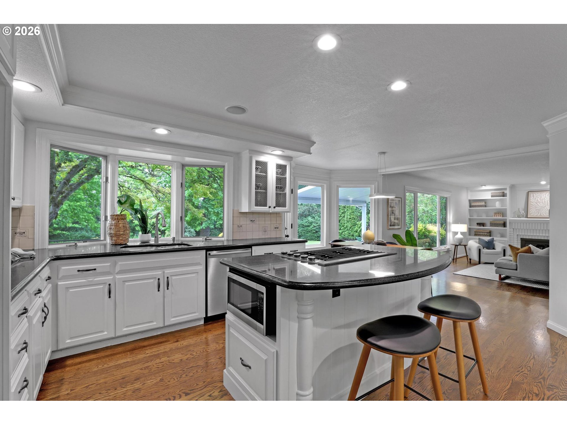 2715 NW LINMERE DR