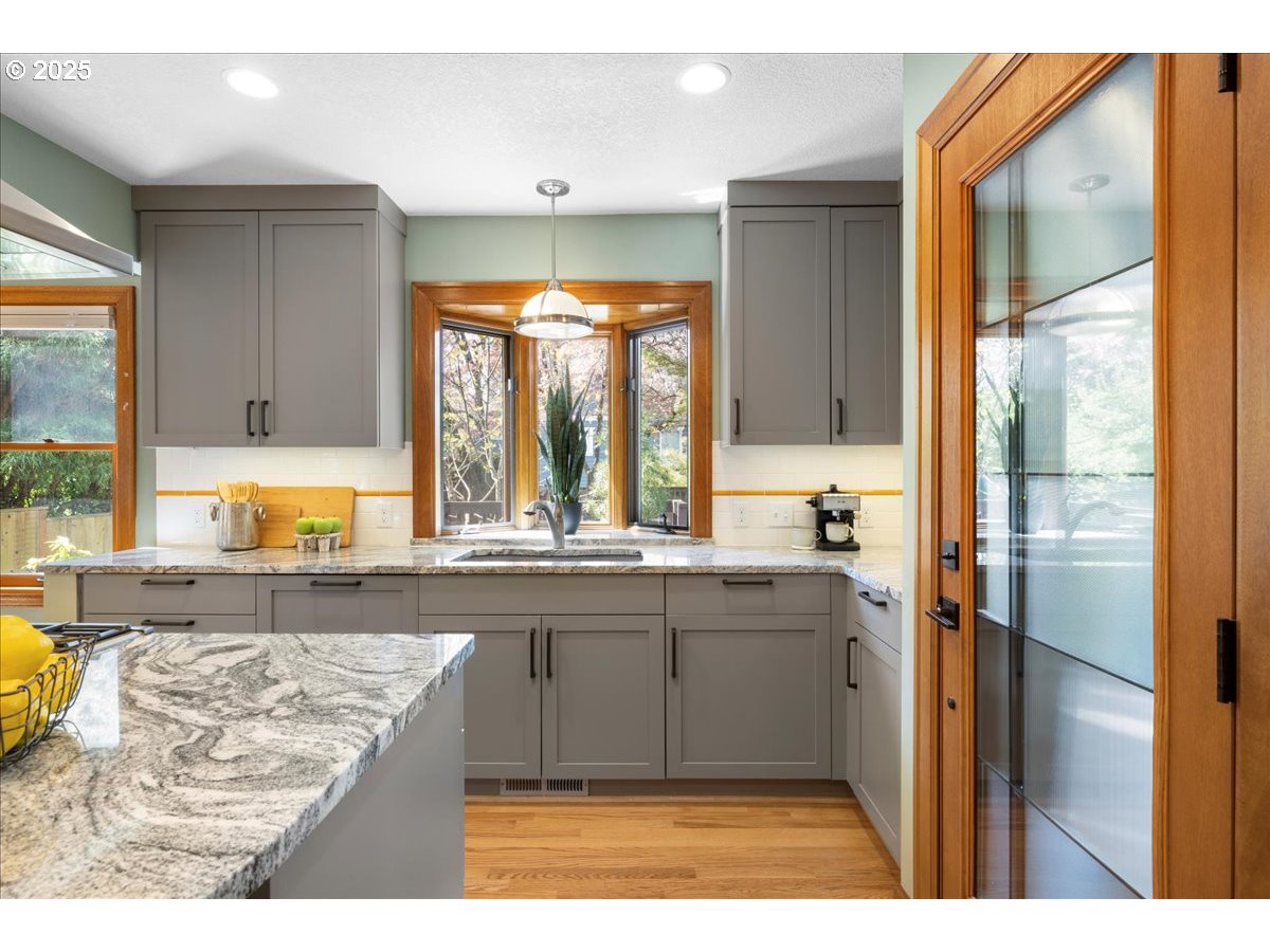 101 SE 65TH AVE