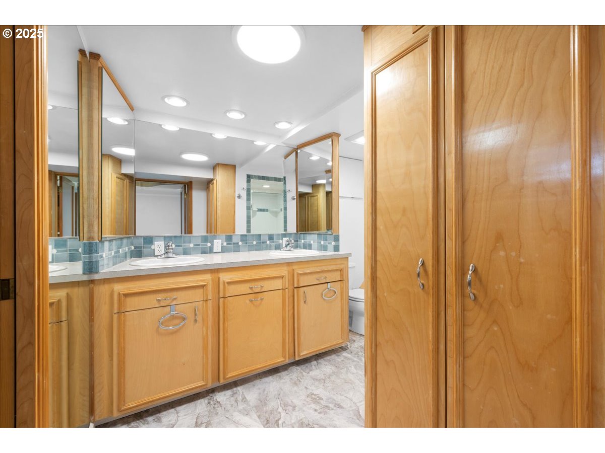 101 SE 65TH AVE