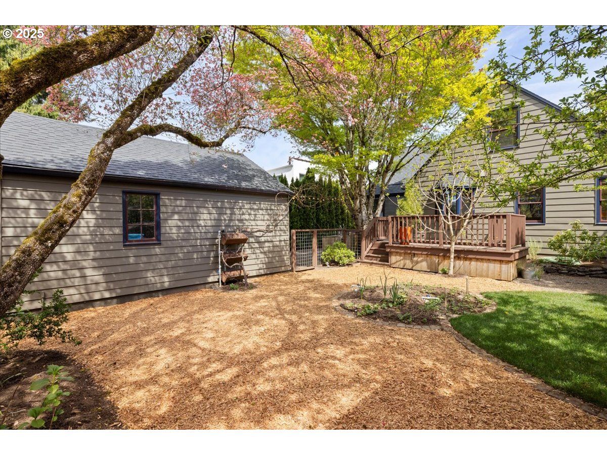 101 SE 65TH AVE
