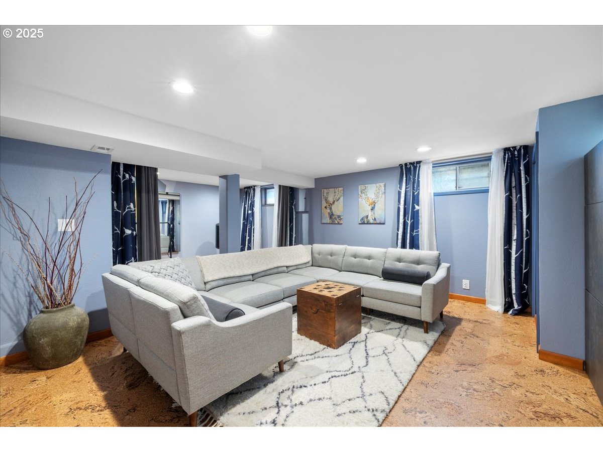 101 SE 65TH AVE
