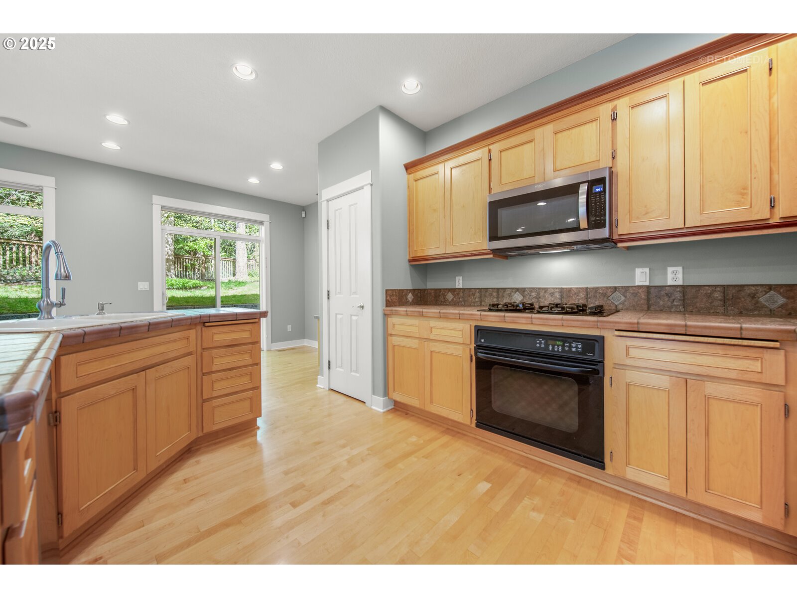 15675 SW BEVERLY BEACH CT