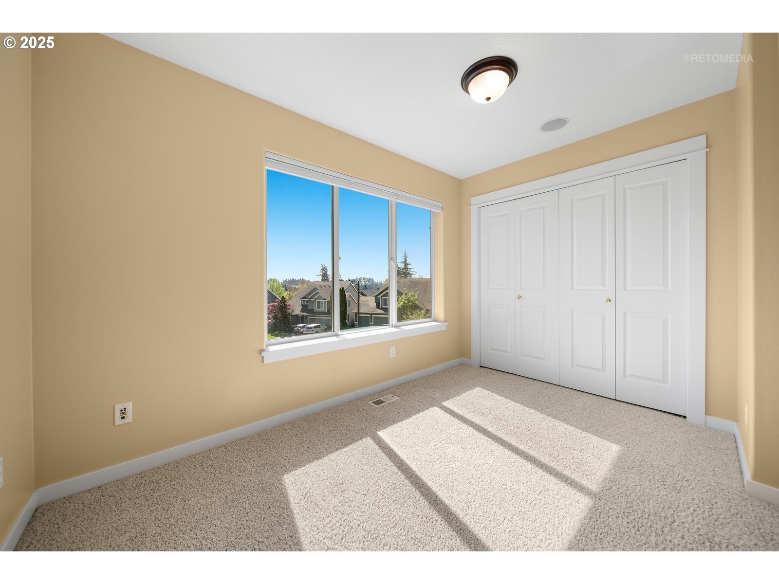15675 SW BEVERLY BEACH CT