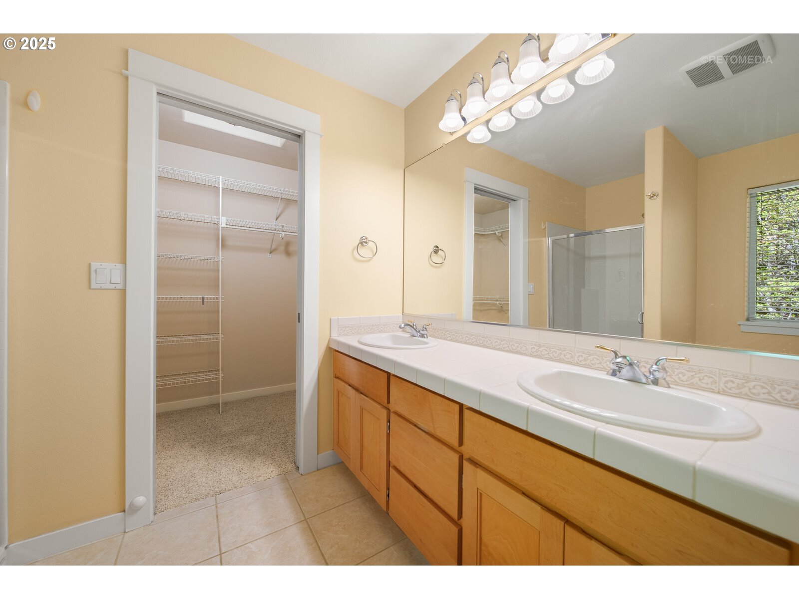 15675 SW BEVERLY BEACH CT