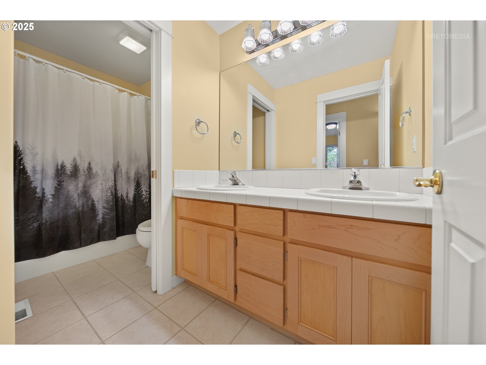 15675 SW BEVERLY BEACH CT
