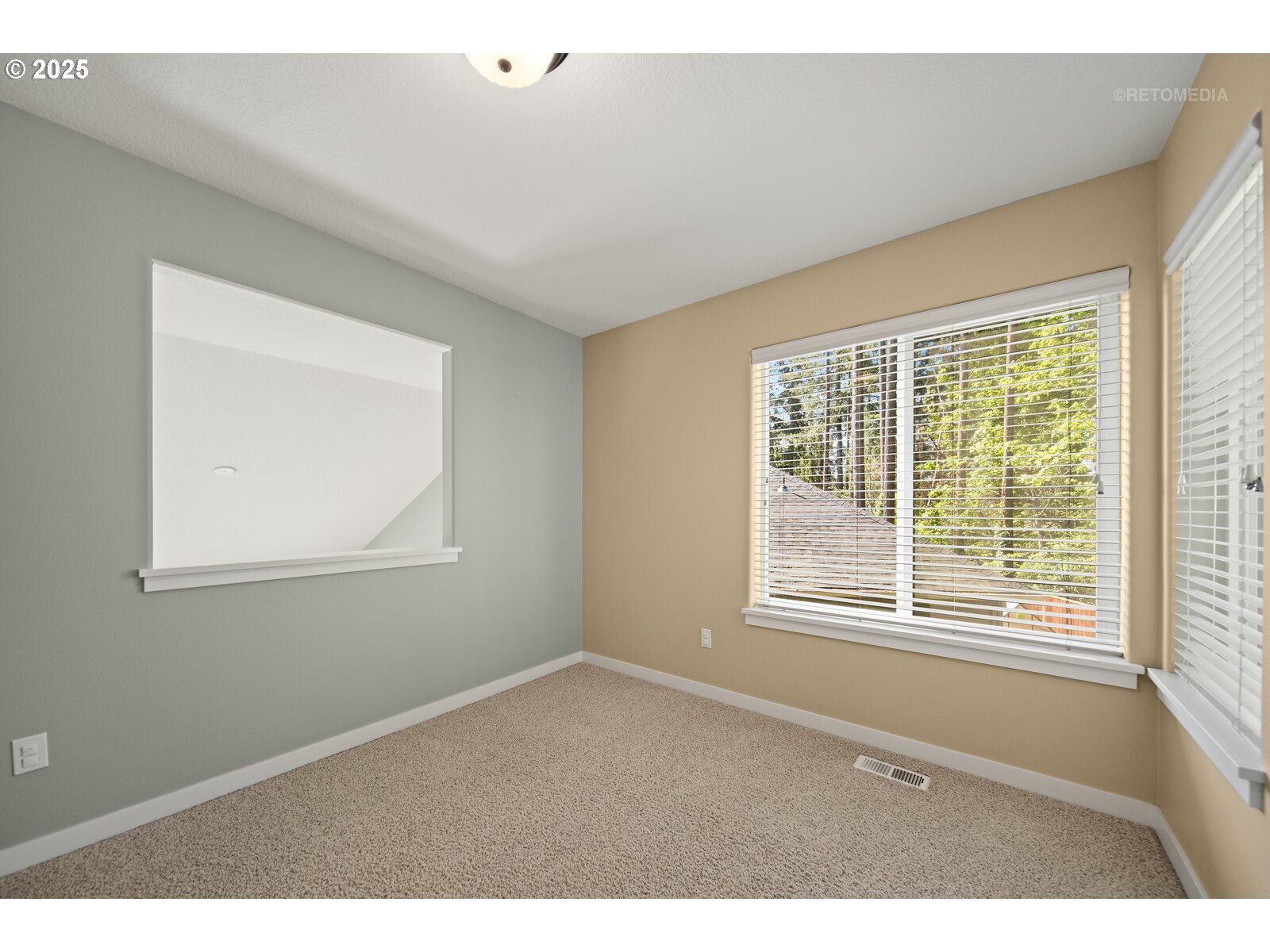 15675 SW BEVERLY BEACH CT
