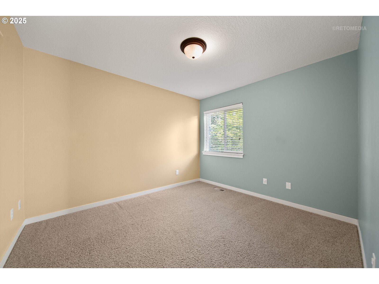 15675 SW BEVERLY BEACH CT