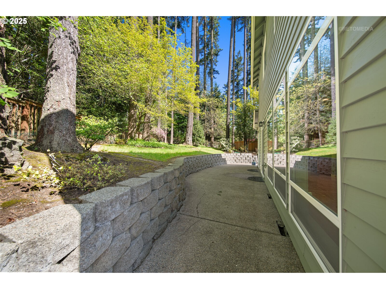 15675 SW BEVERLY BEACH CT