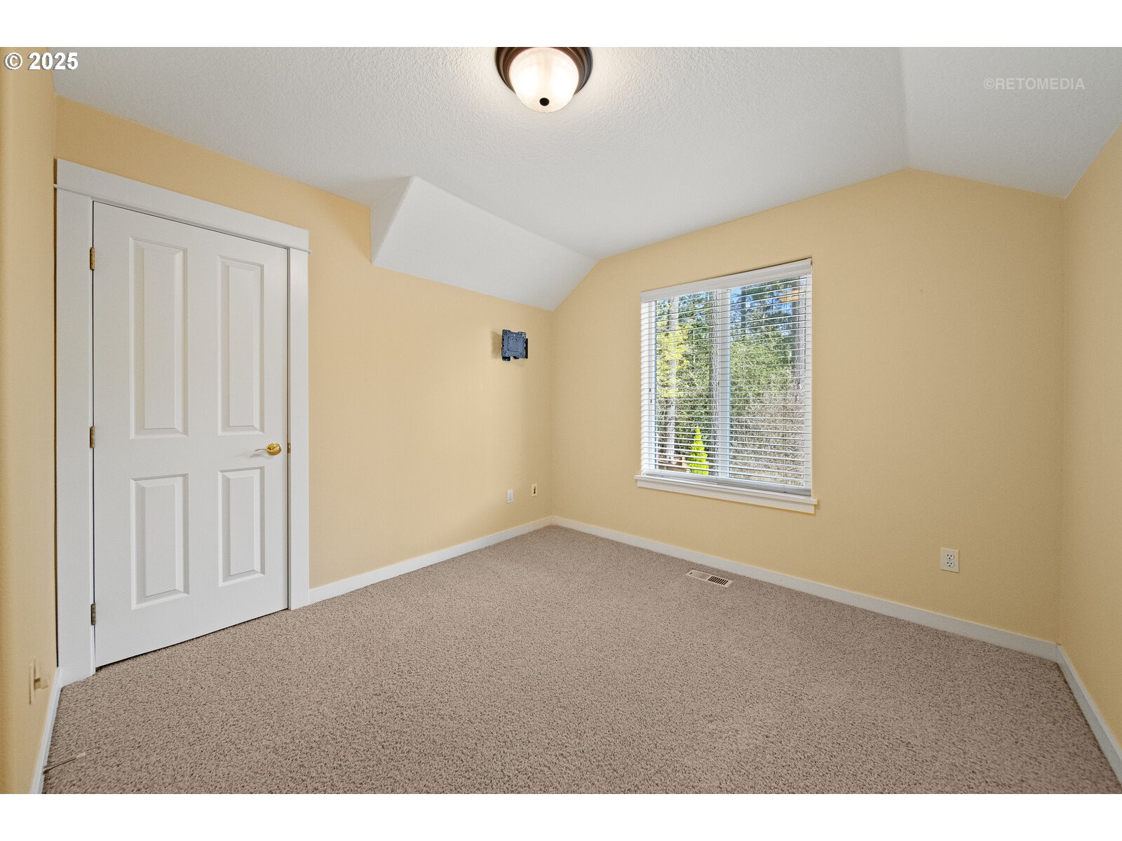 15675 SW BEVERLY BEACH CT