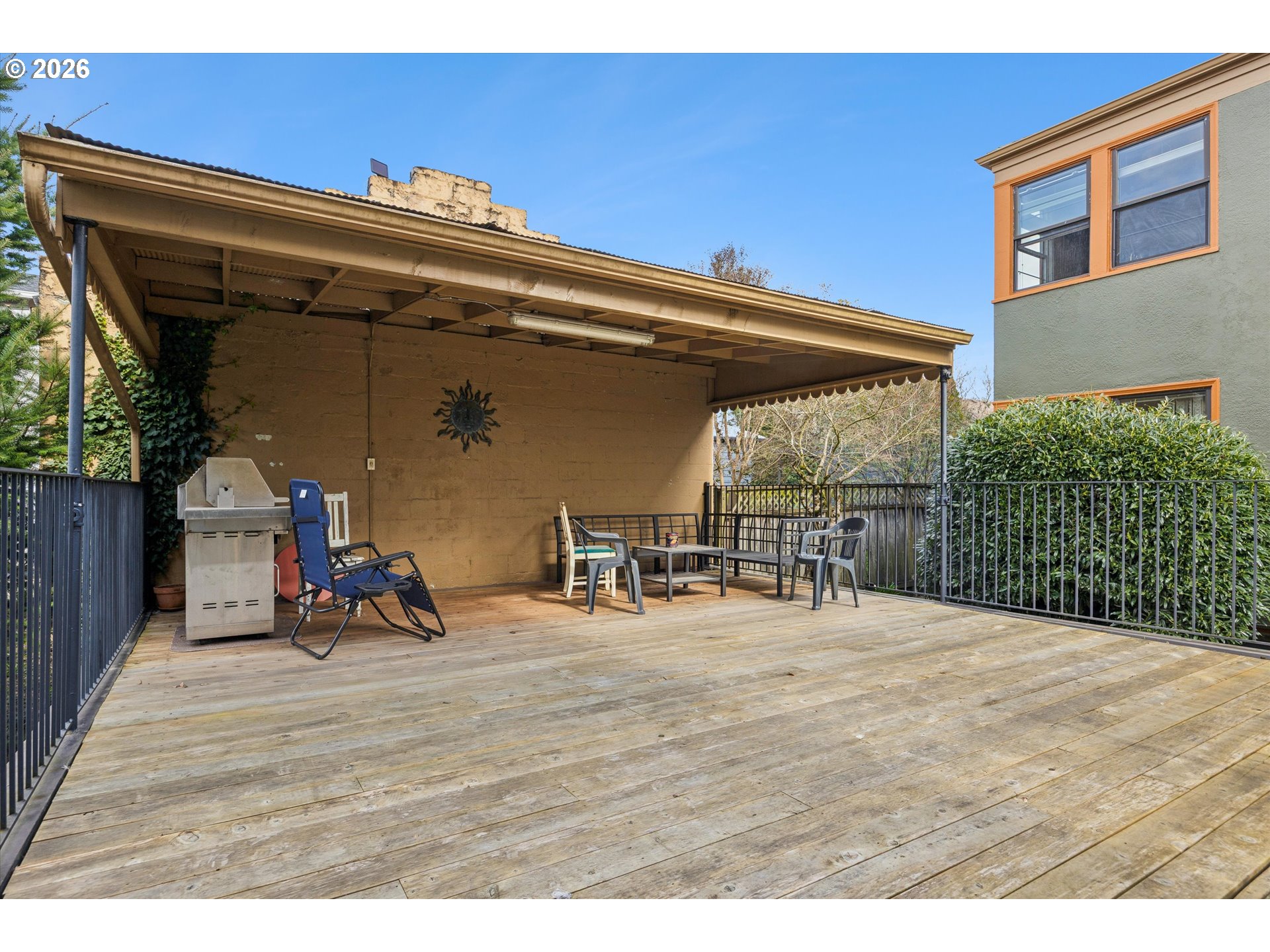 2025 SE CARUTHERS ST 18