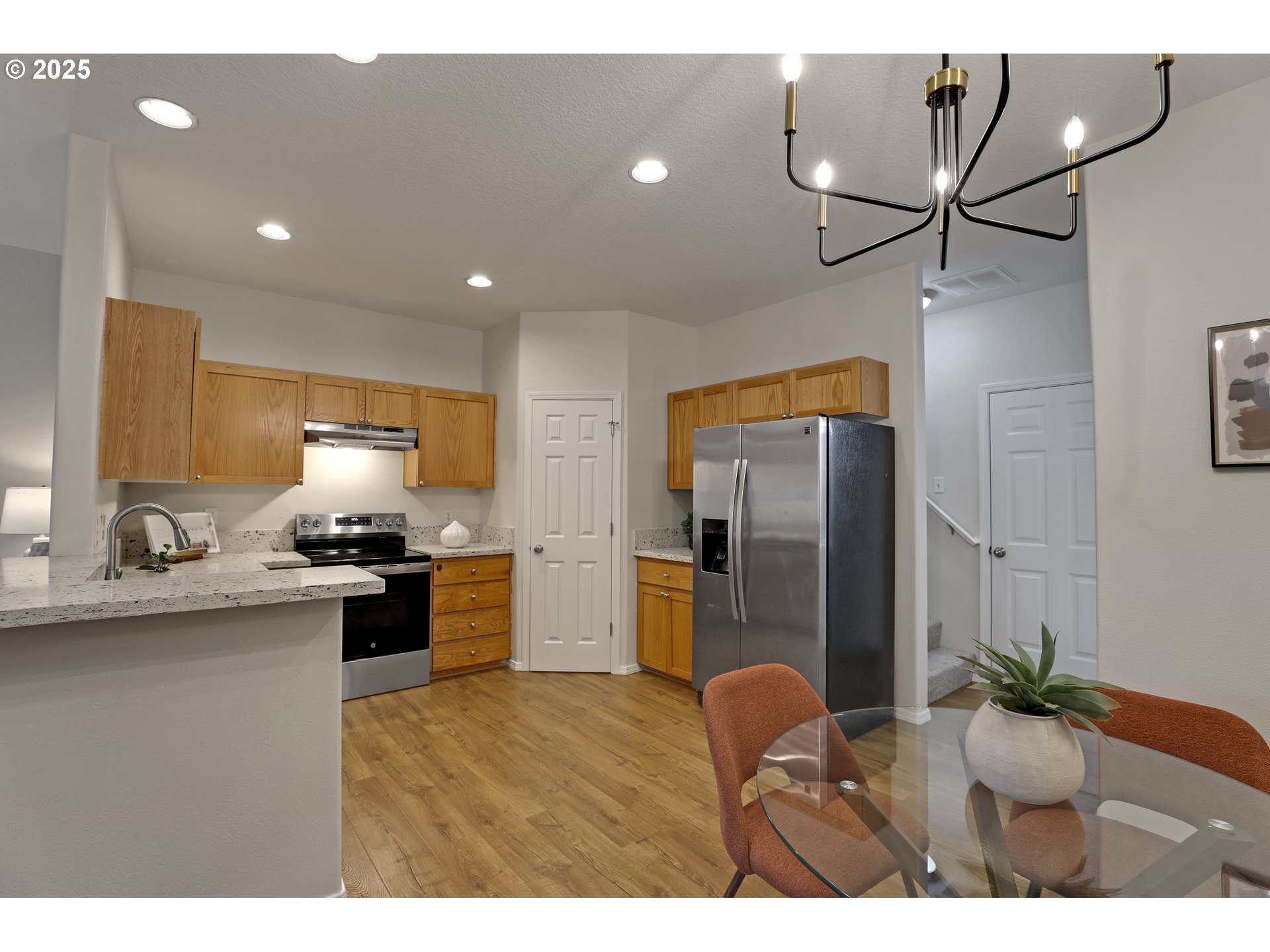 2453 NW ROGUE VALLEY TER