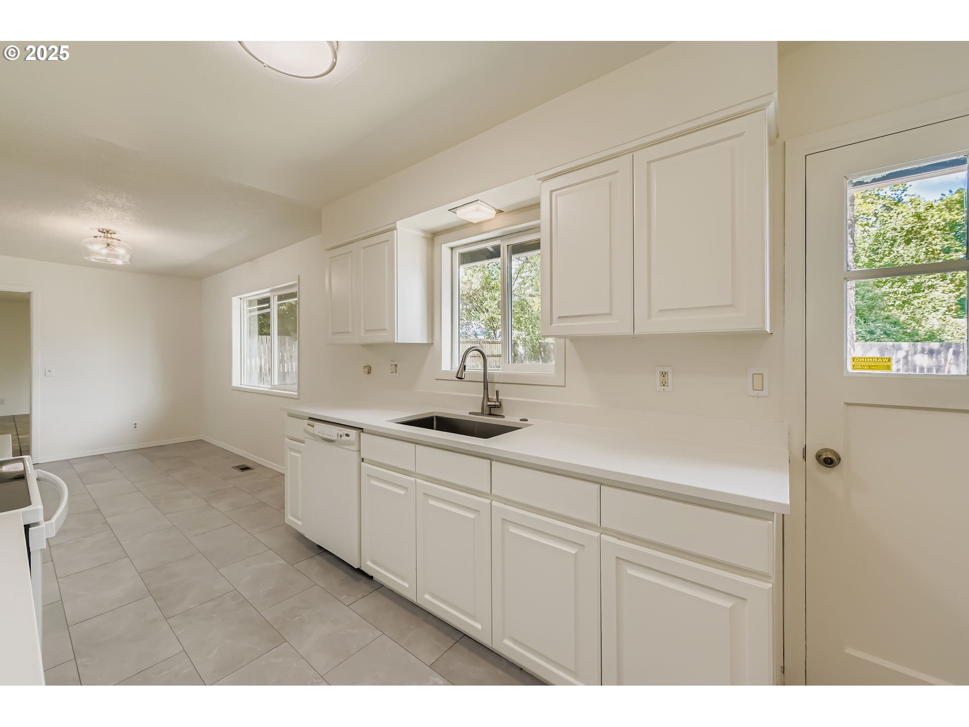 8755 SW PINEBROOK ST