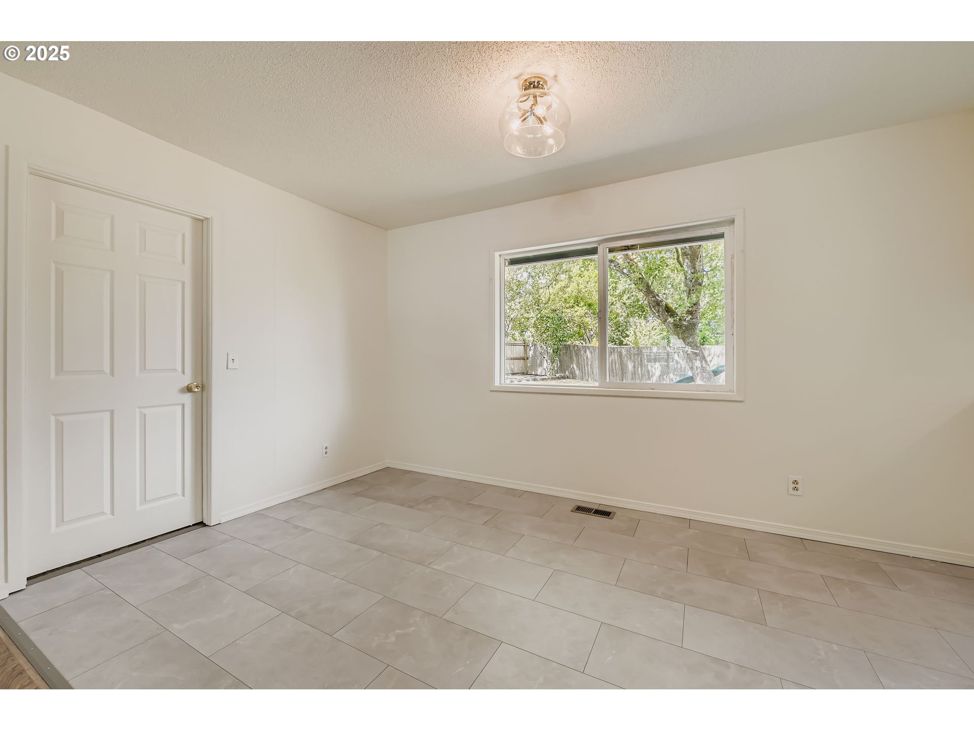 8755 SW PINEBROOK ST