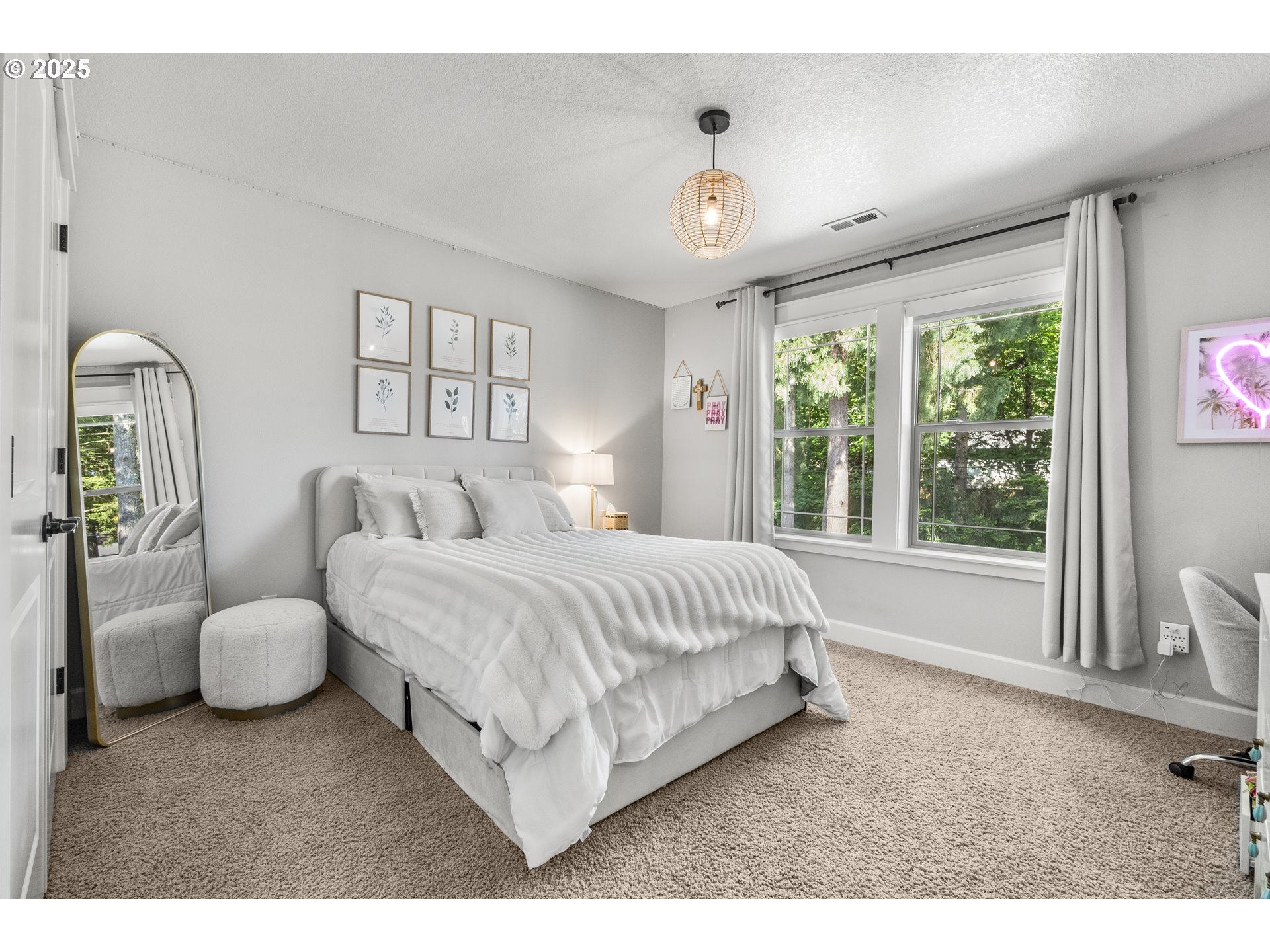 977 MARYLHURST CIR