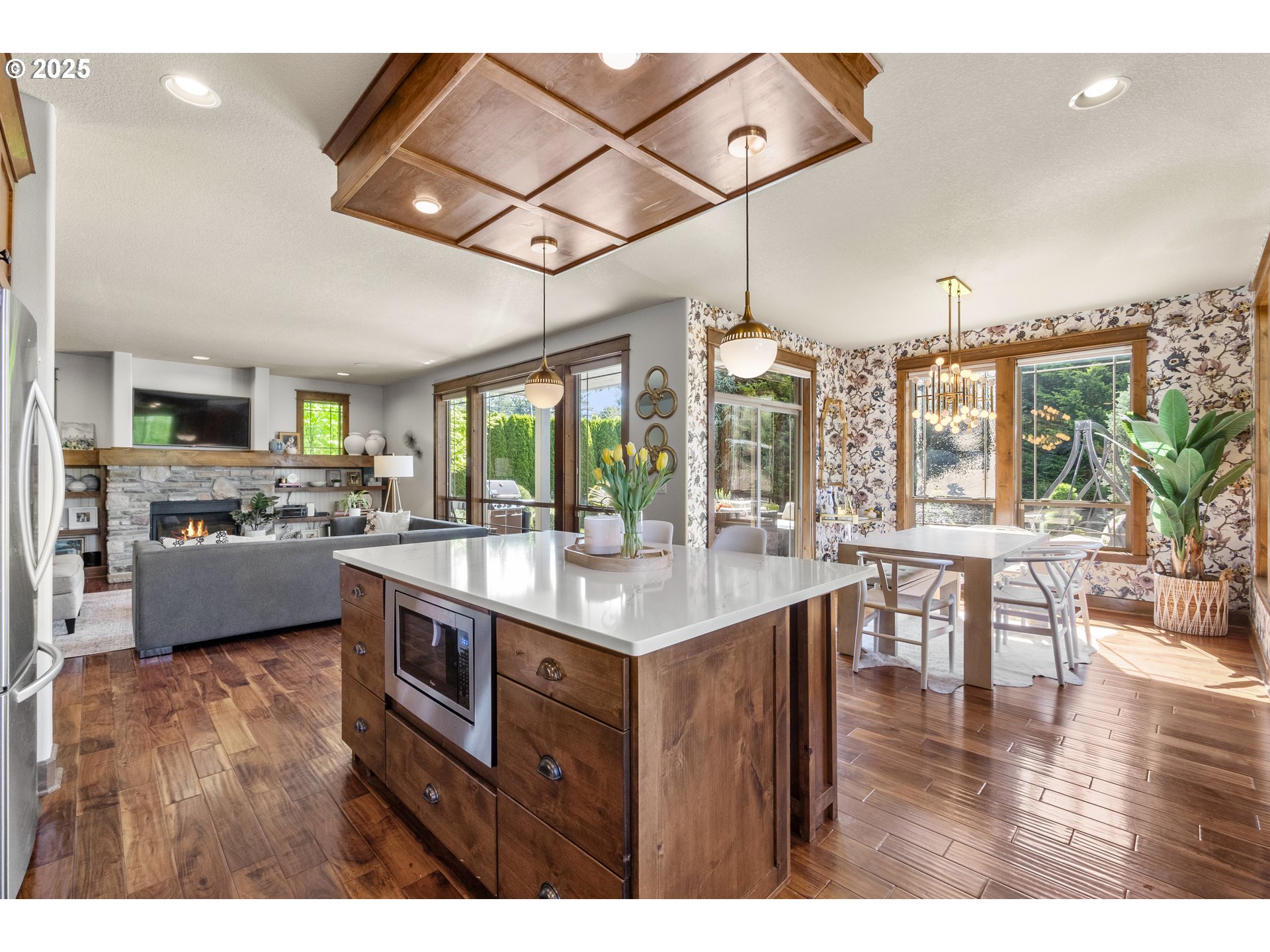 977 MARYLHURST CIR