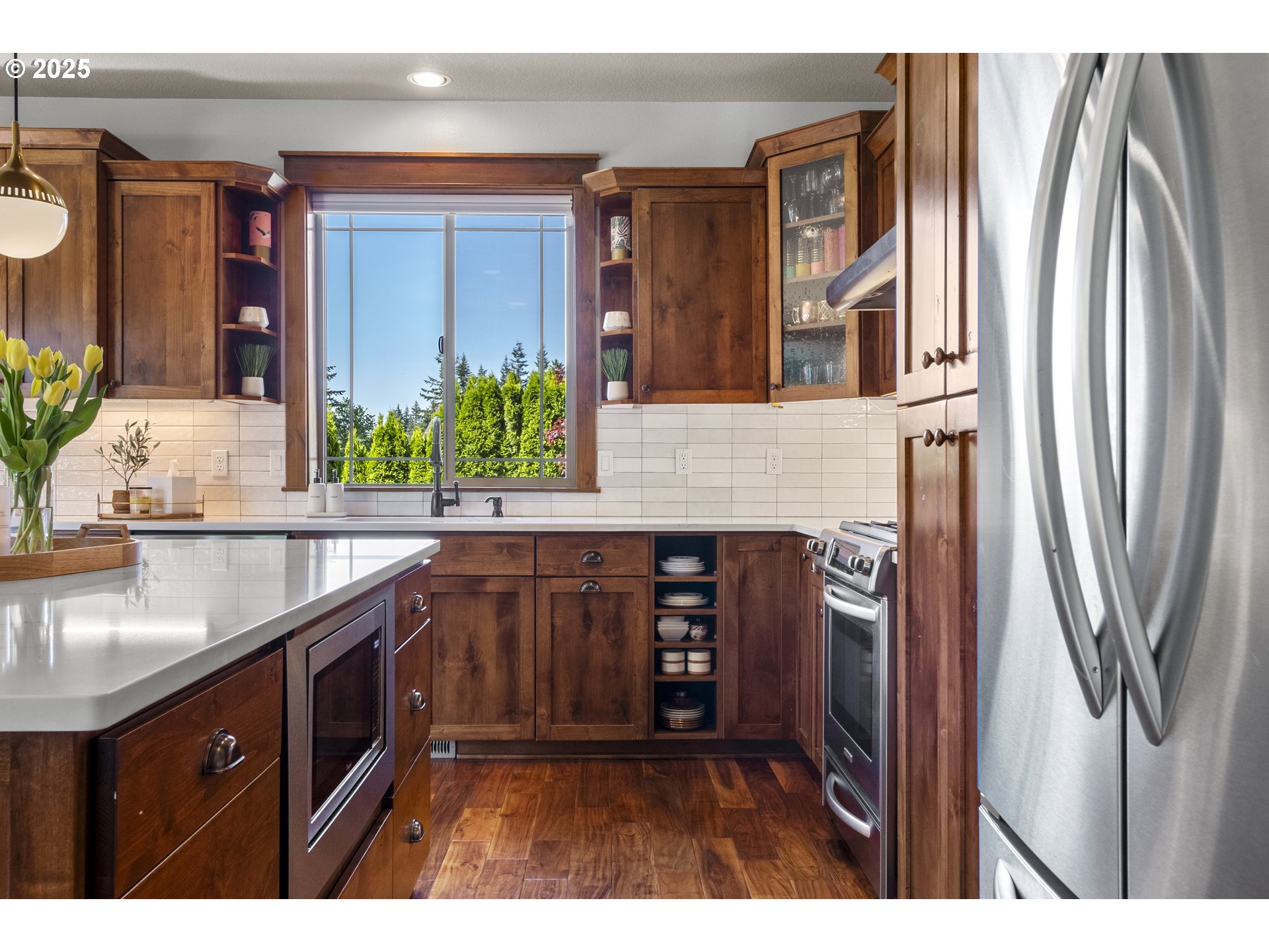 977 MARYLHURST CIR