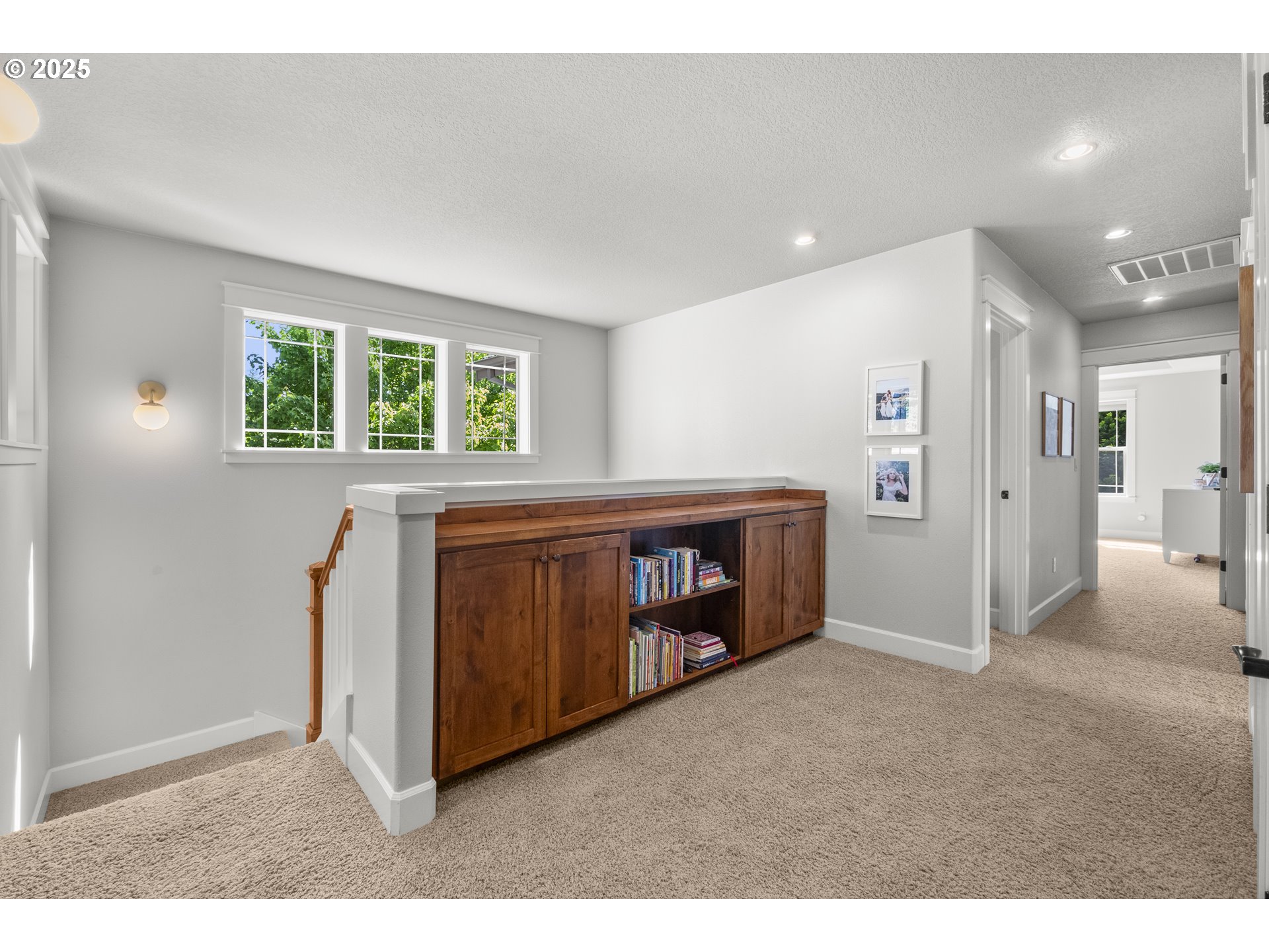 977 MARYLHURST CIR