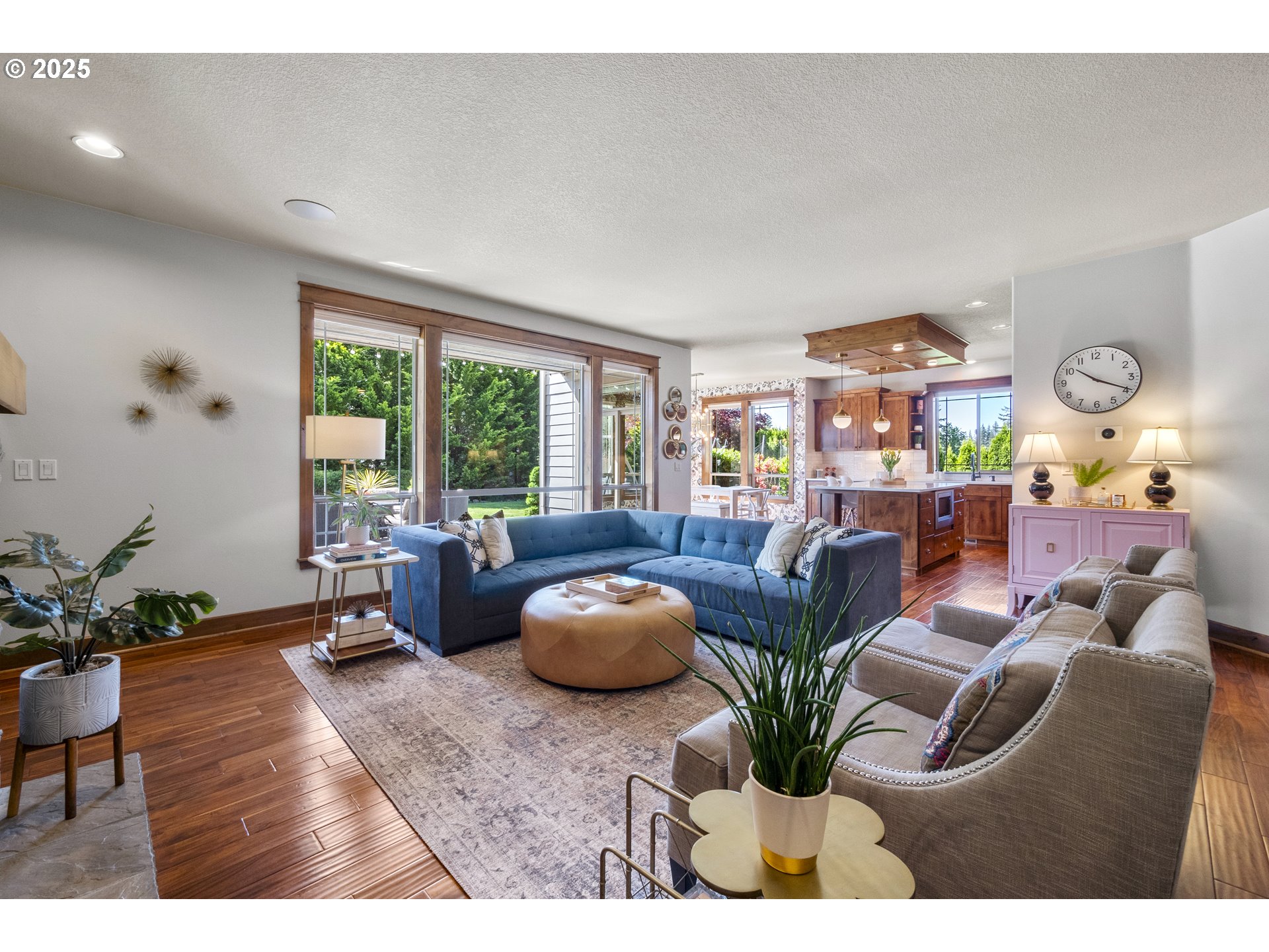 977 MARYLHURST CIR