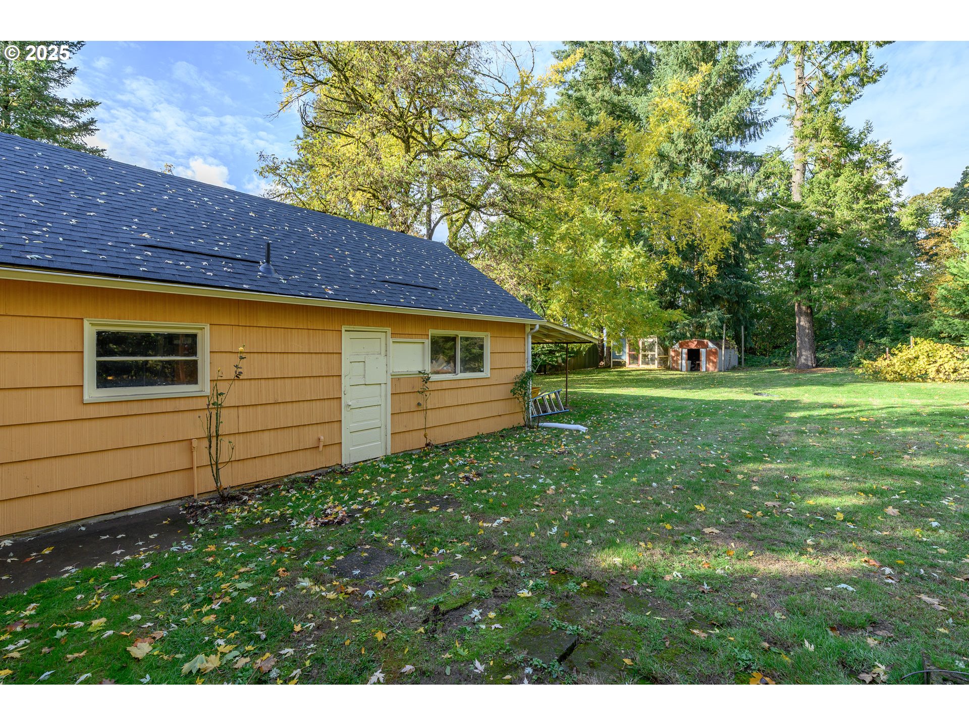 8030 NW MEADOW LAKE RD