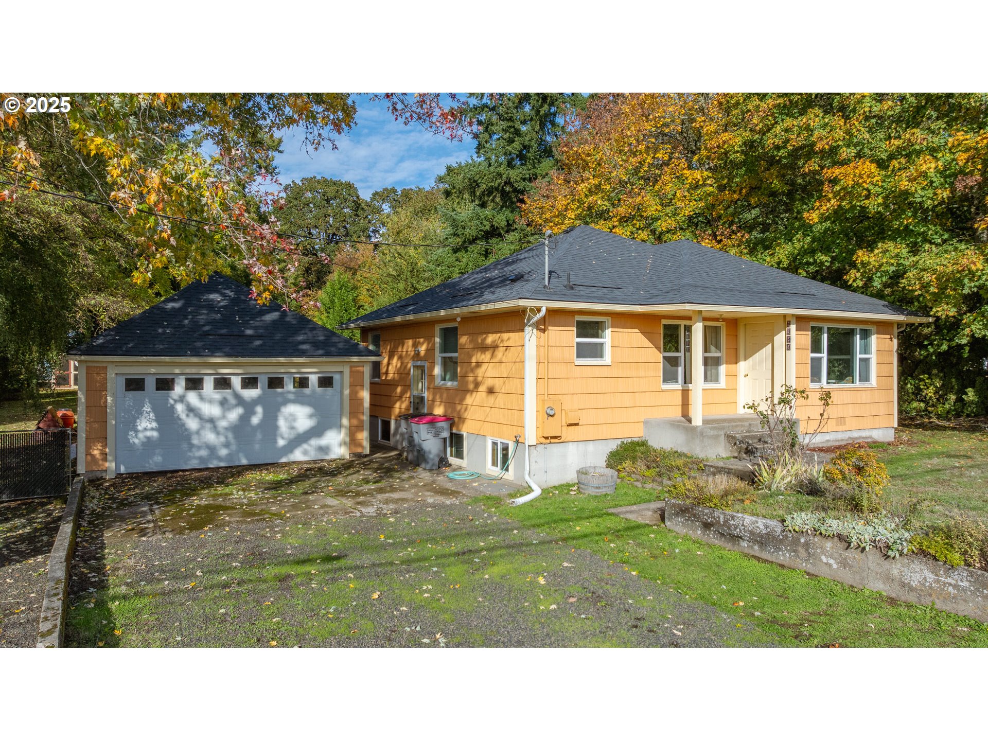 8030 NW MEADOW LAKE RD