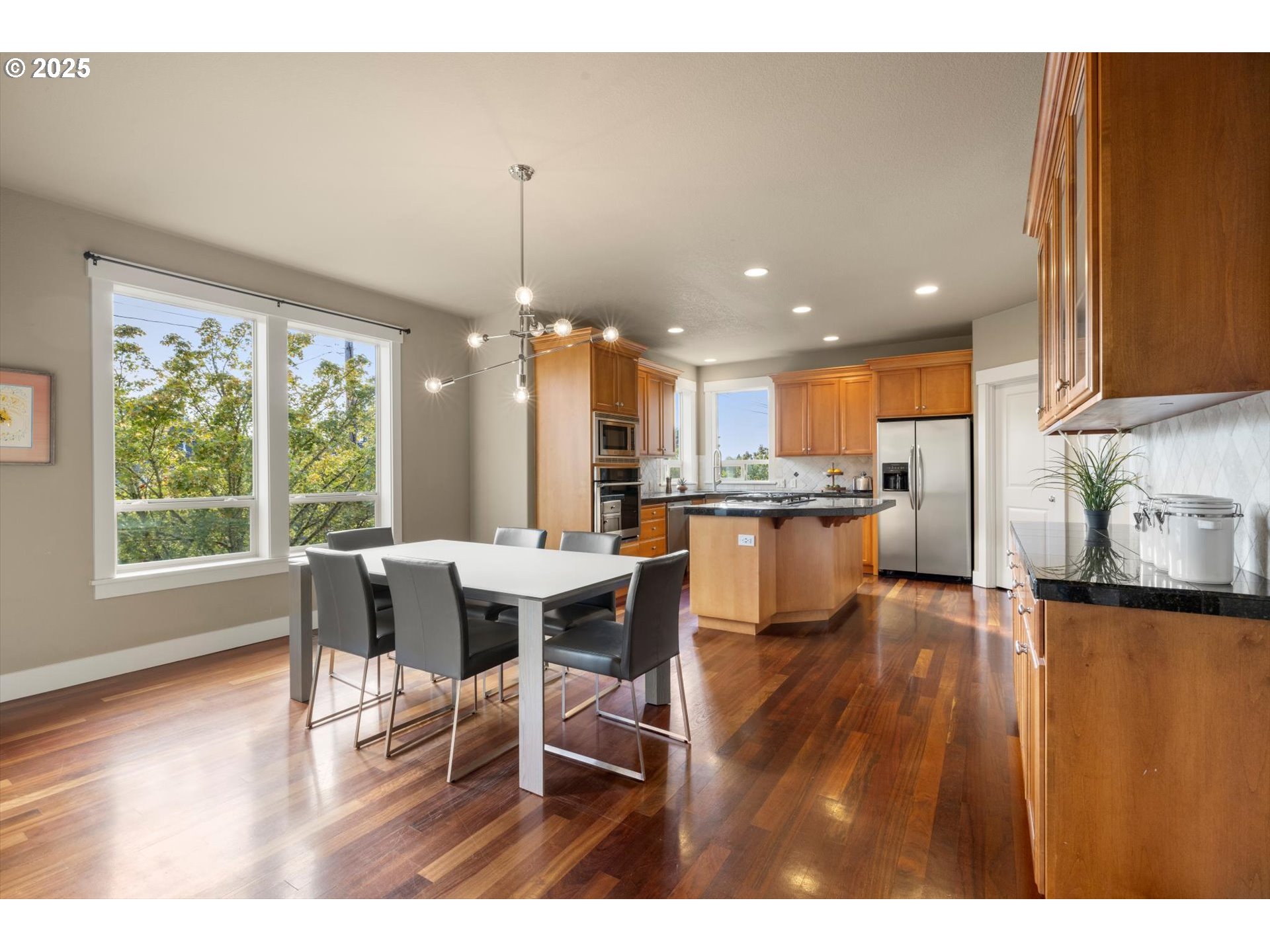 11102 NW CRYSTAL CREEK LN