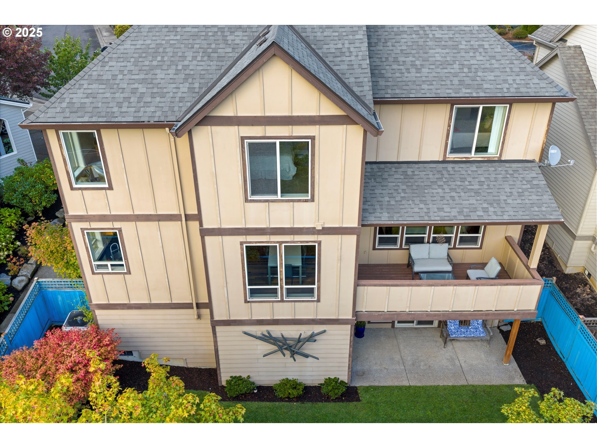 11102 NW CRYSTAL CREEK LN