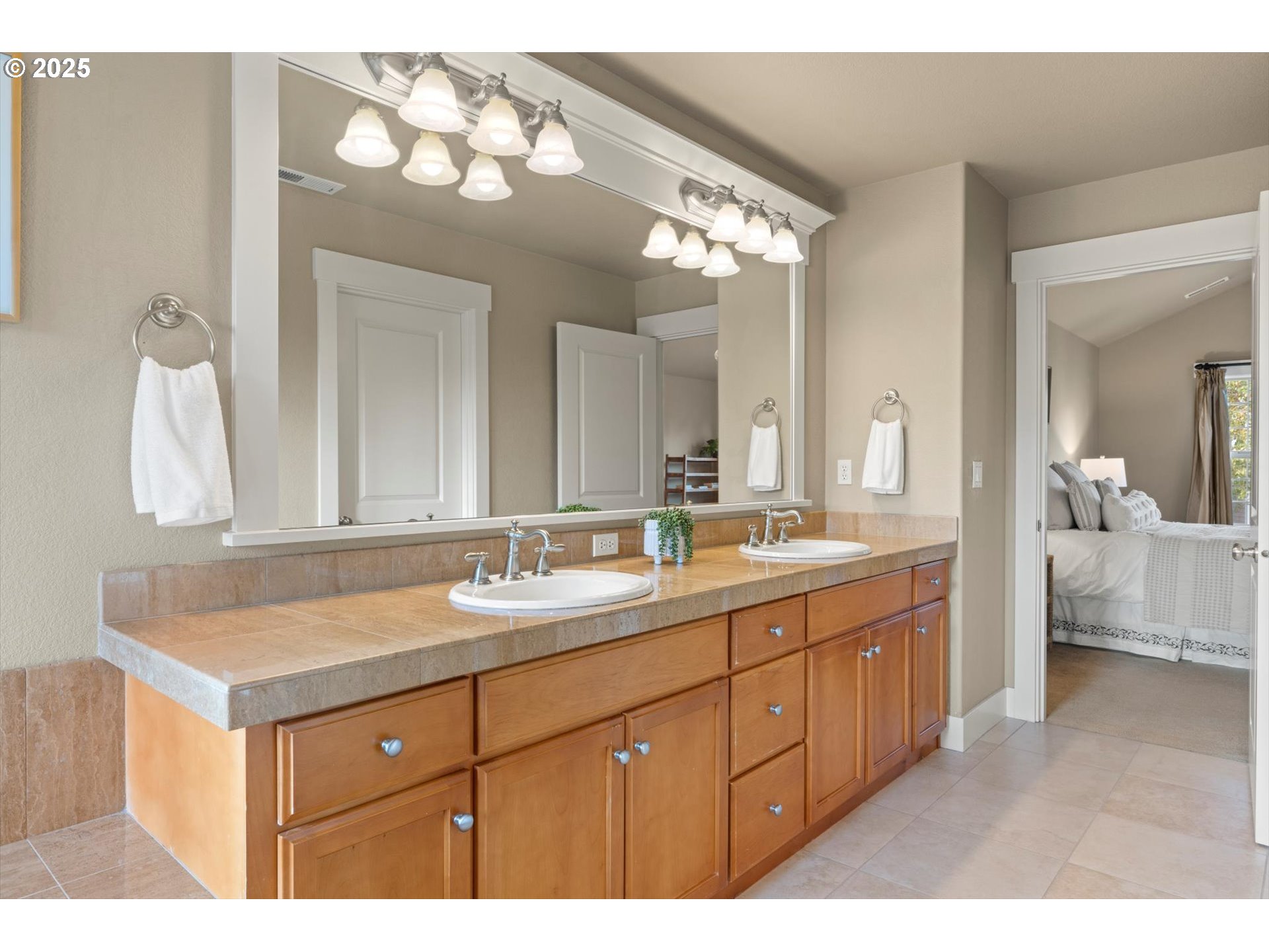 11102 NW CRYSTAL CREEK LN