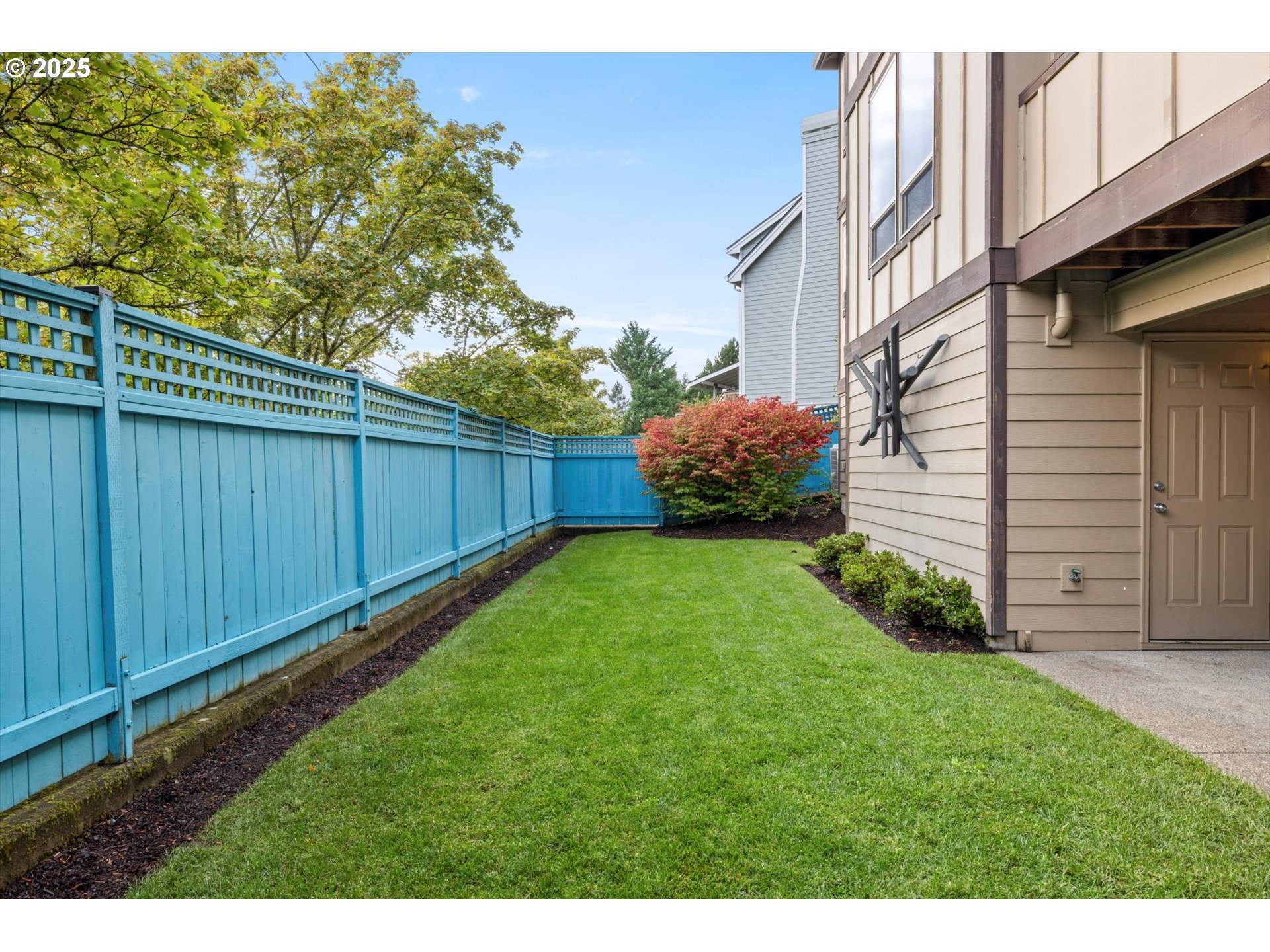 11102 NW CRYSTAL CREEK LN
