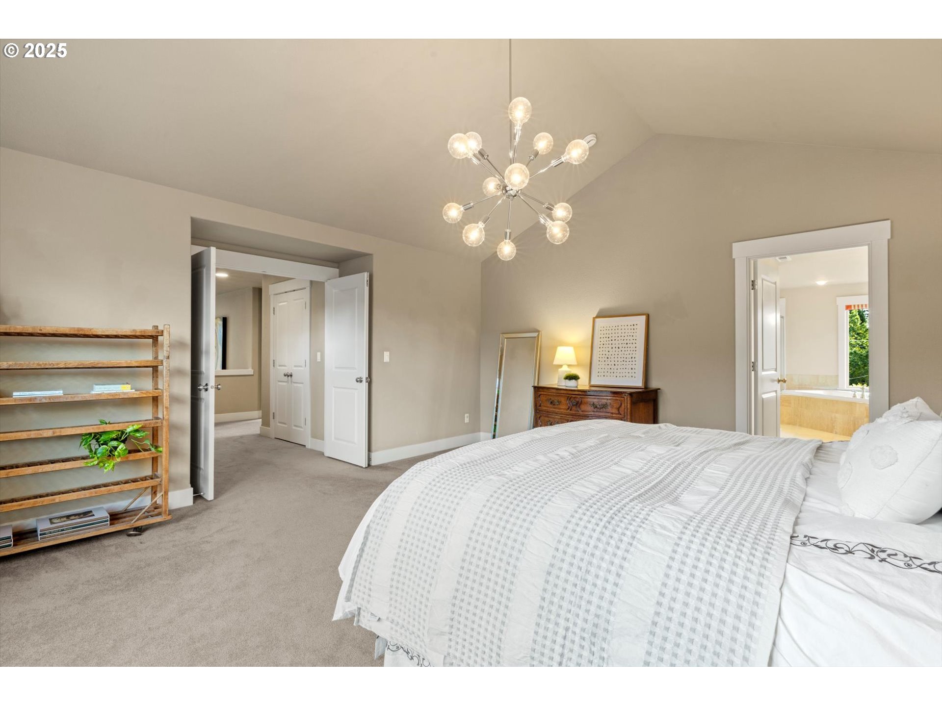 11102 NW CRYSTAL CREEK LN