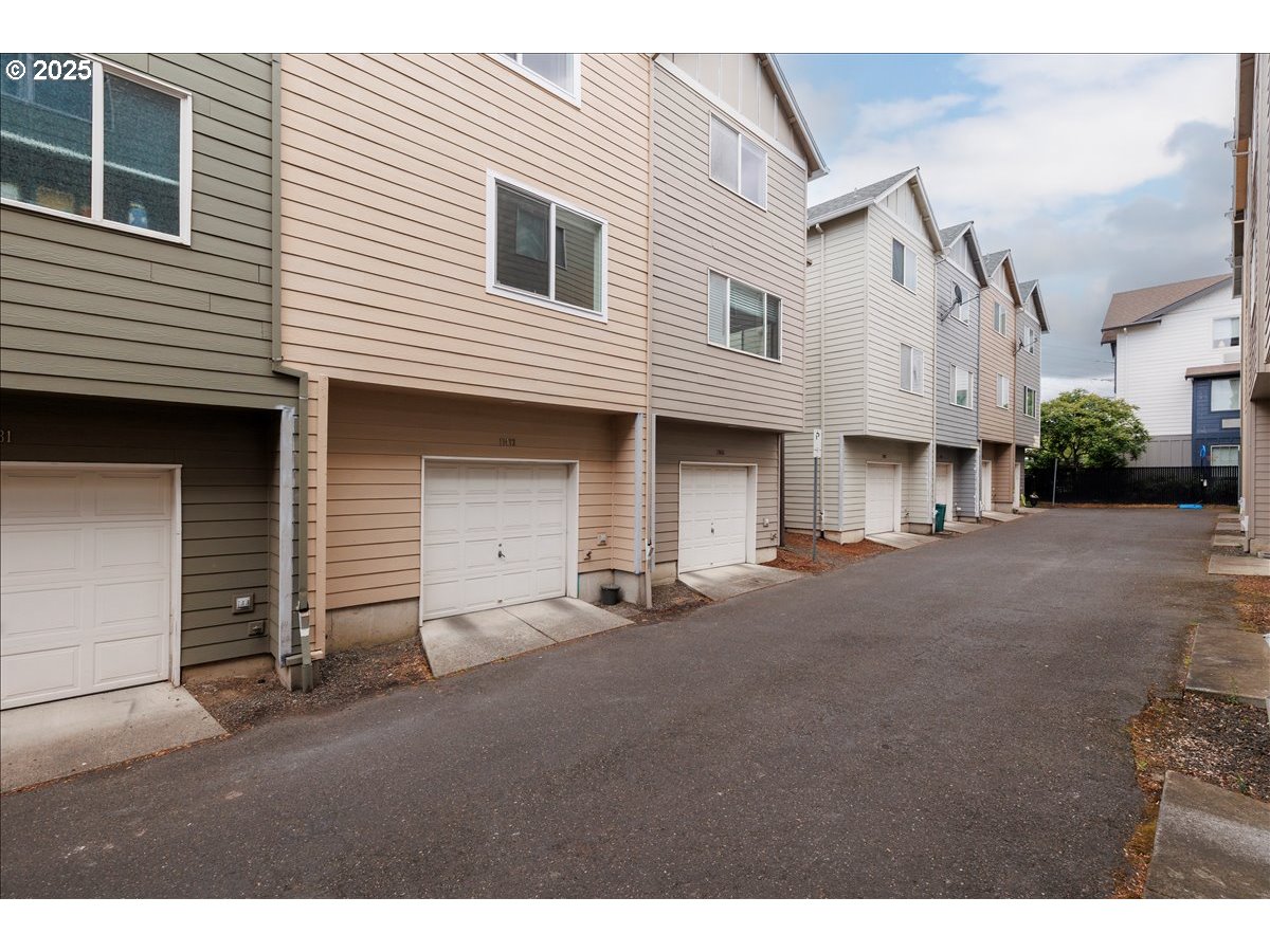 17473 SW OCTOBER CT