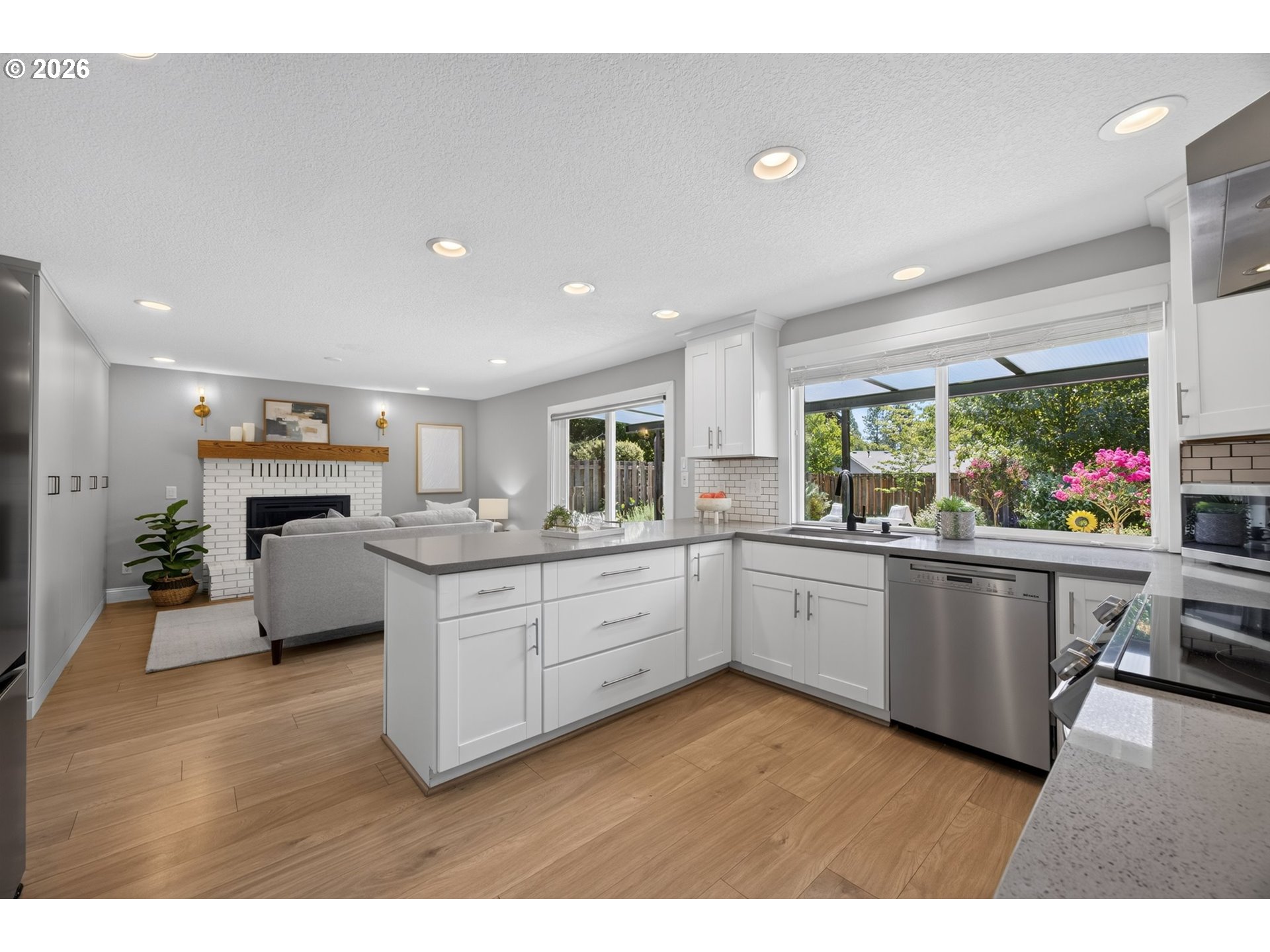 17330 NW LONEROCK LN