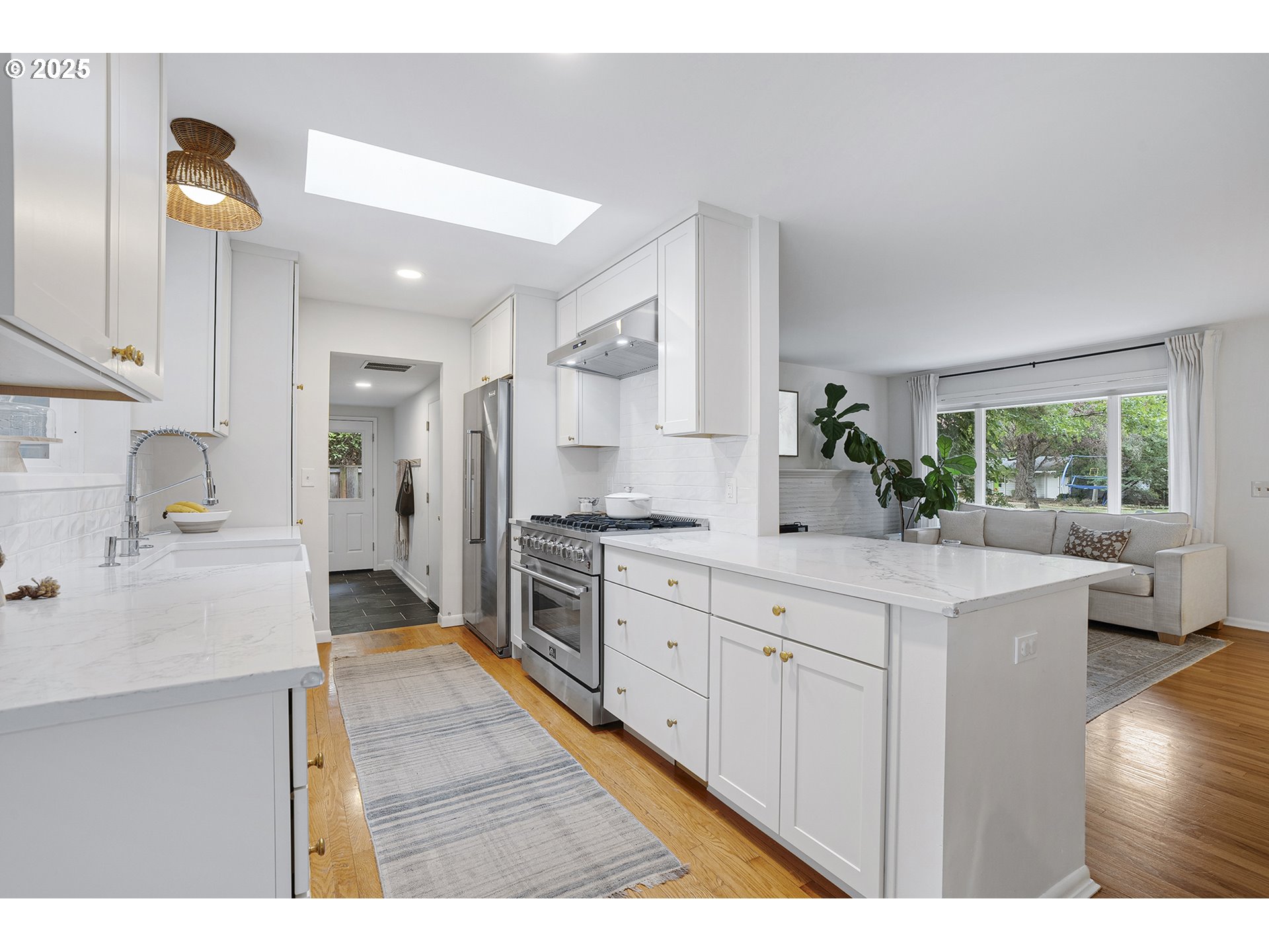 2060 SW KNOLLCREST DR