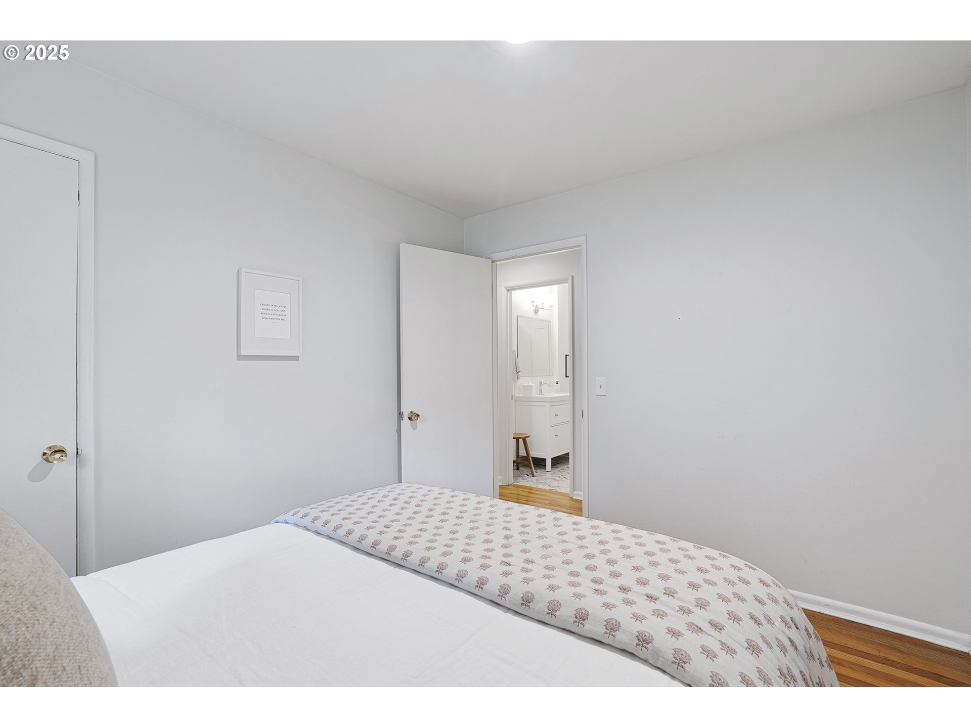 2060 SW KNOLLCREST DR