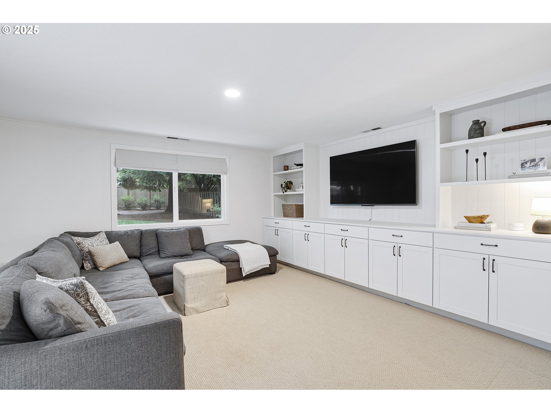 2060 SW KNOLLCREST DR