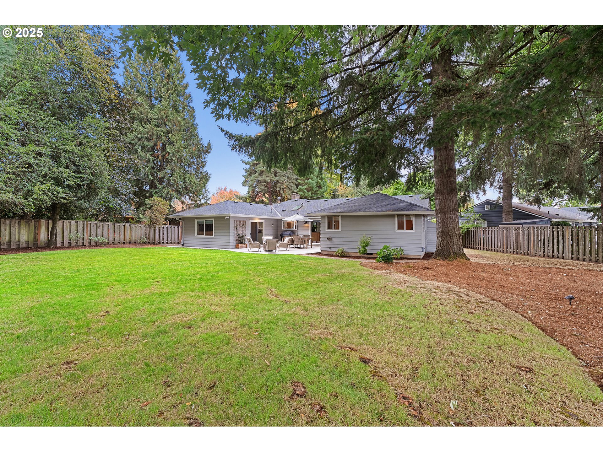 2060 SW KNOLLCREST DR