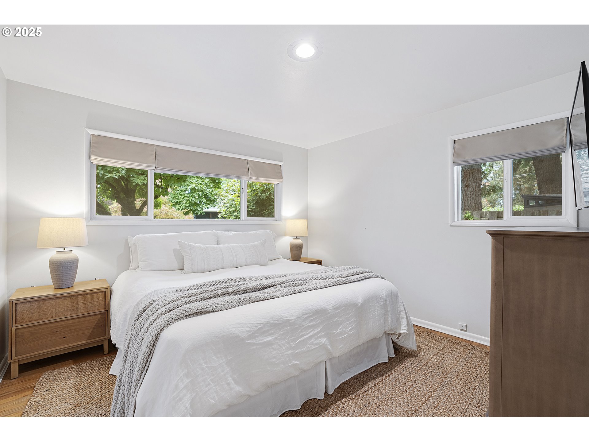 2060 SW KNOLLCREST DR