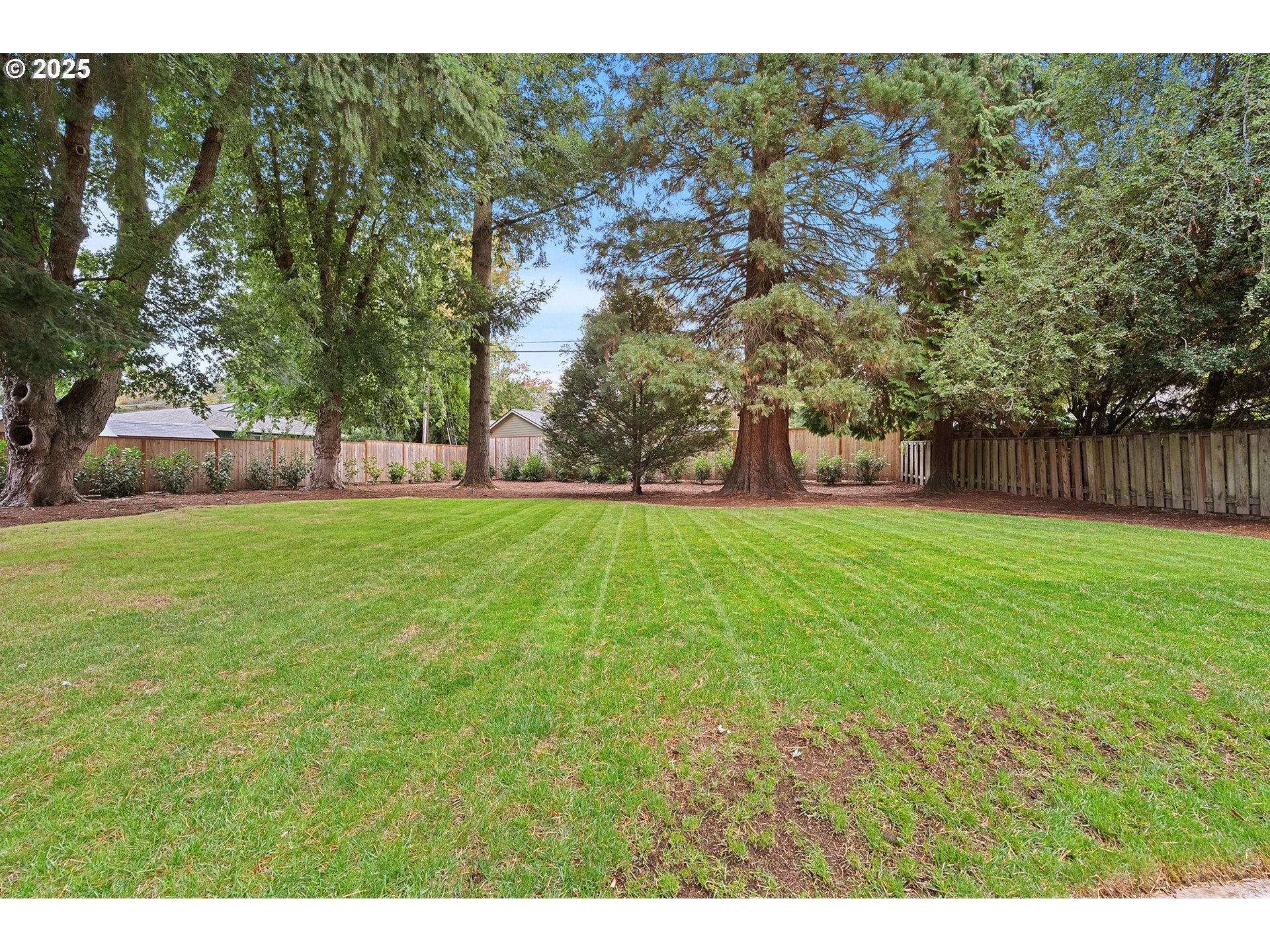 2060 SW KNOLLCREST DR