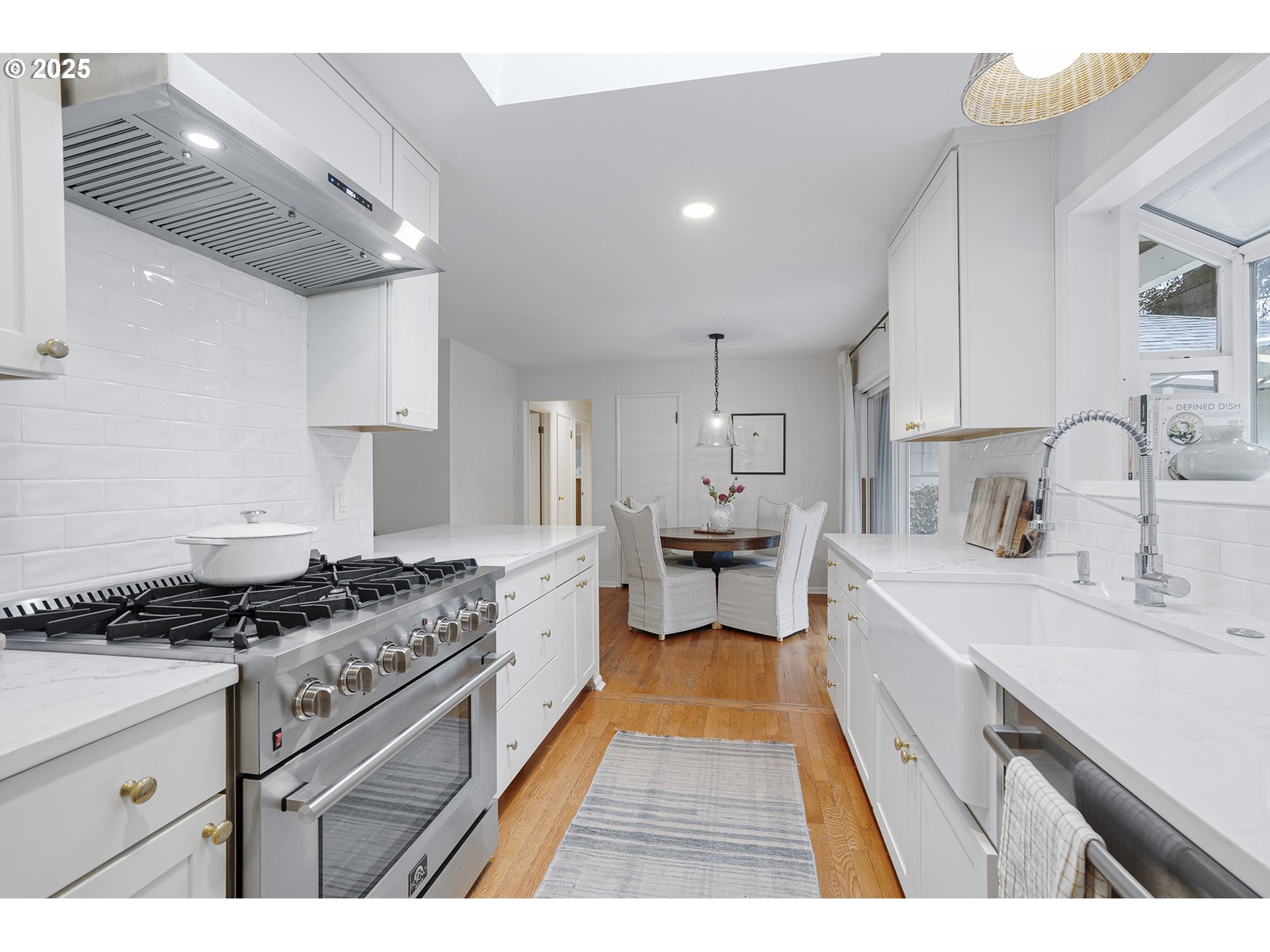 2060 SW KNOLLCREST DR