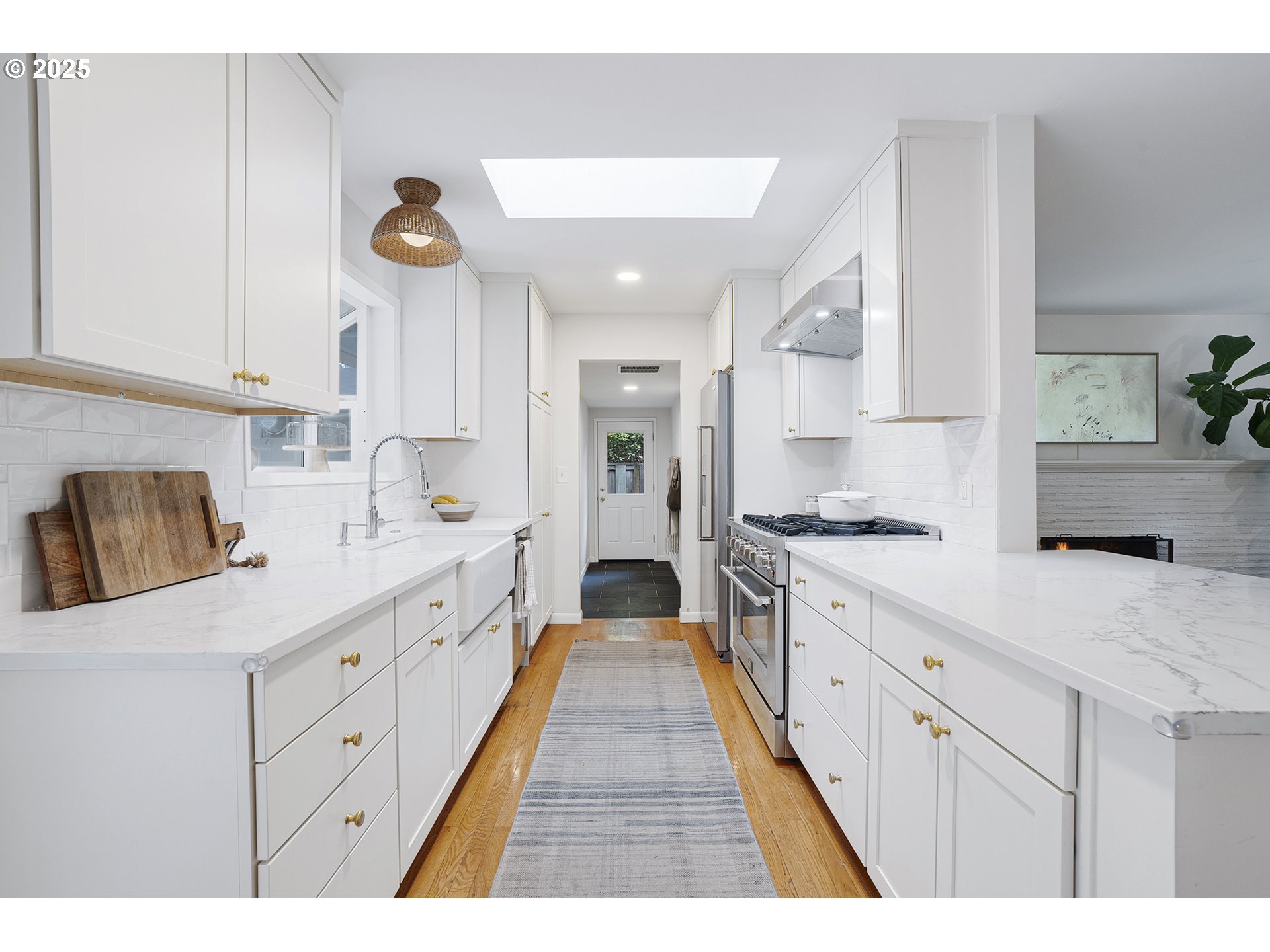 2060 SW KNOLLCREST DR