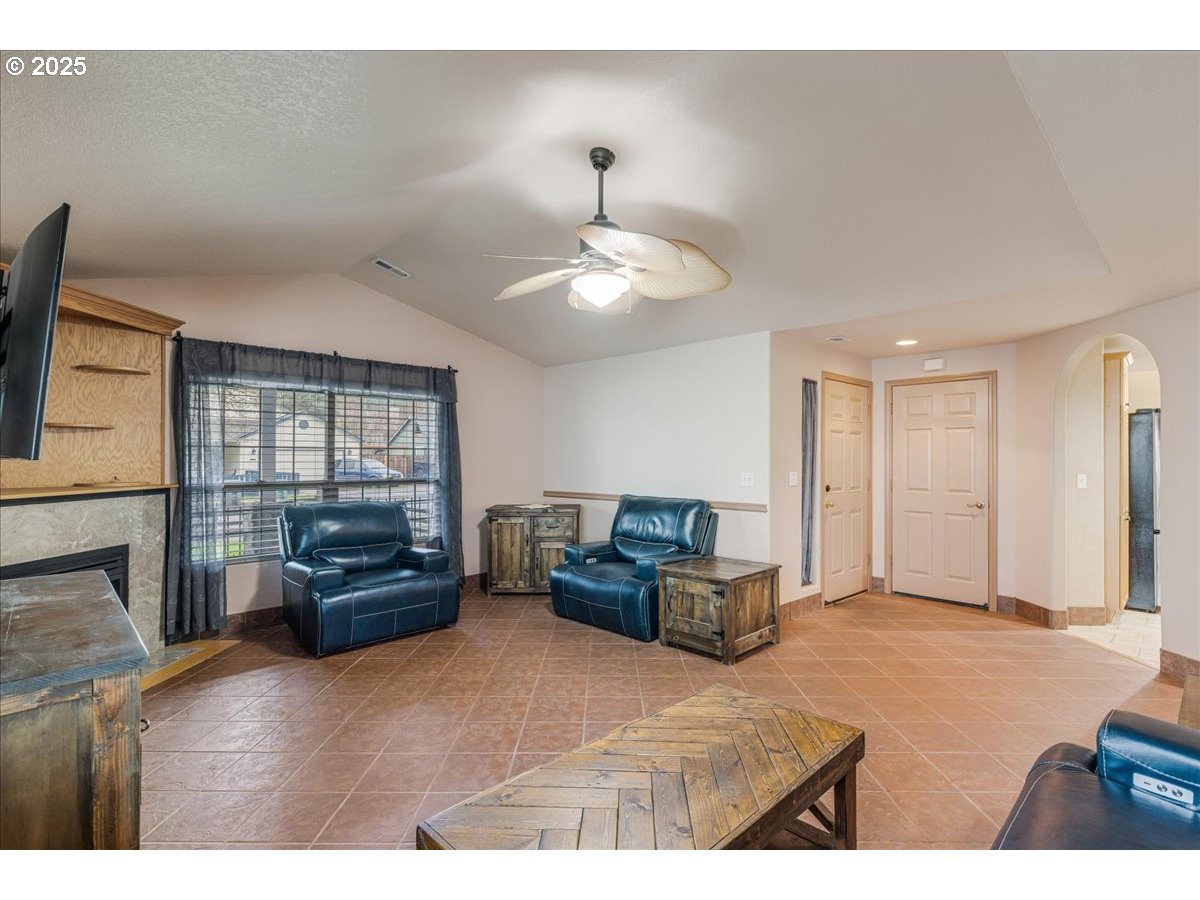 265 NW ANGELA LN