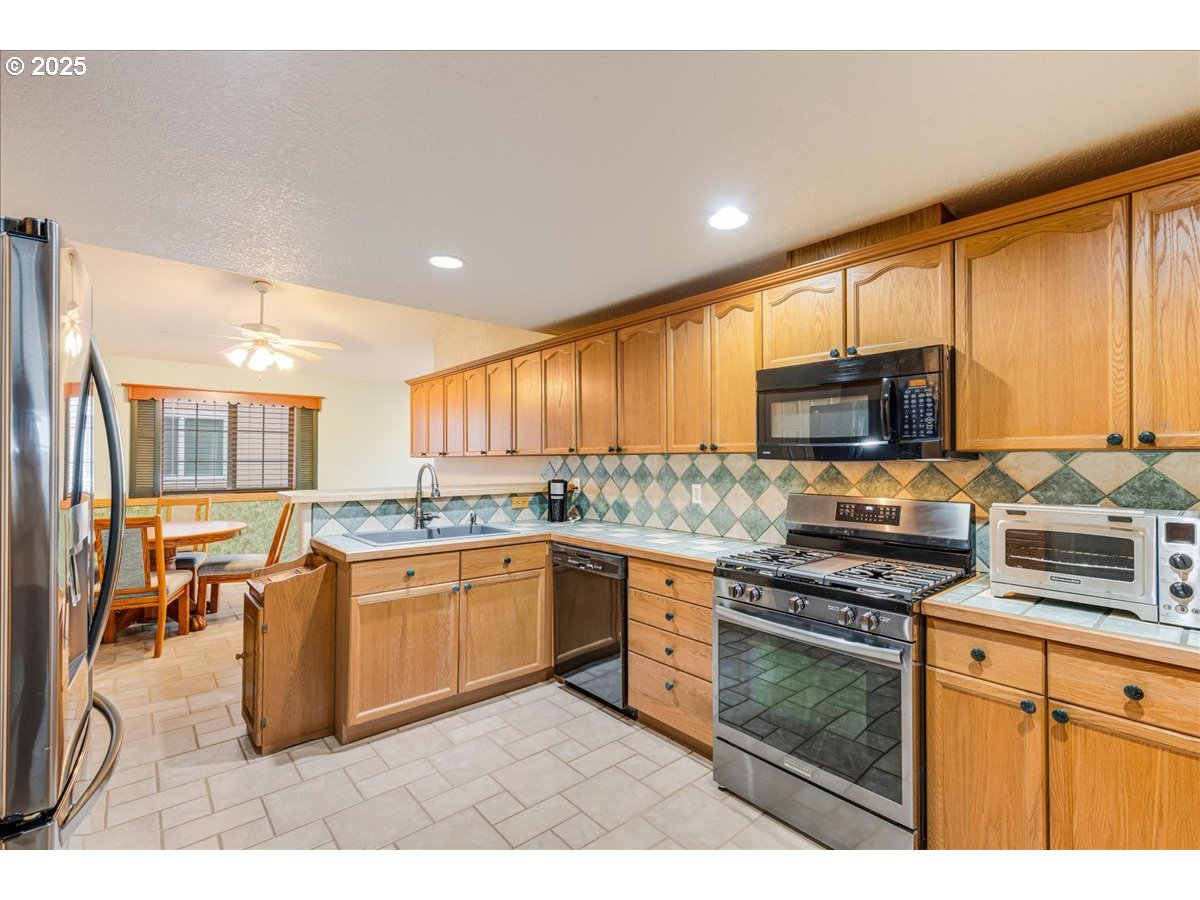 265 NW ANGELA LN